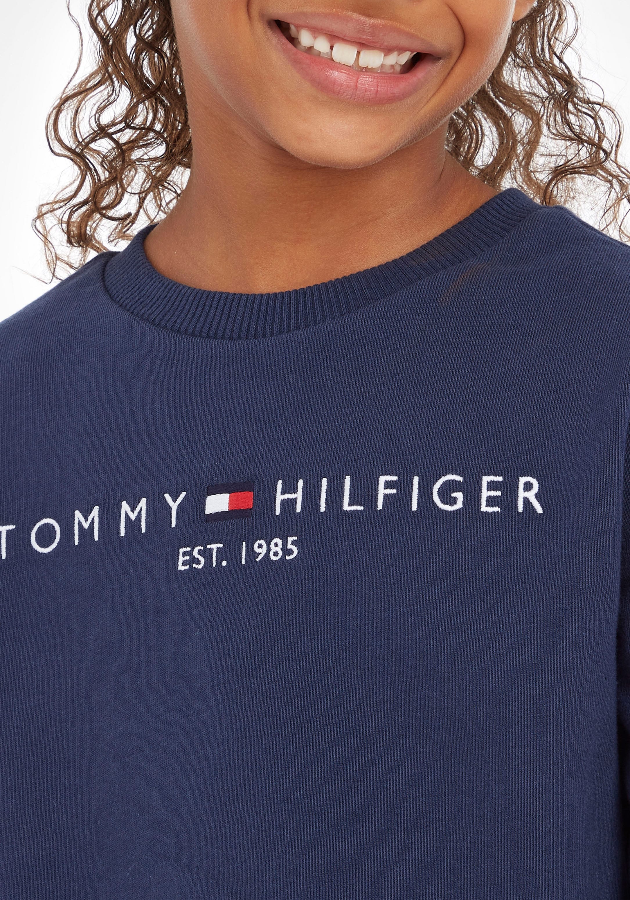 Tommy Hilfiger Sweatshirt »ESSENTIAL SWEATSHIRT«, Kinder Kids Junior MiniMe,für Jungen und Mädchen