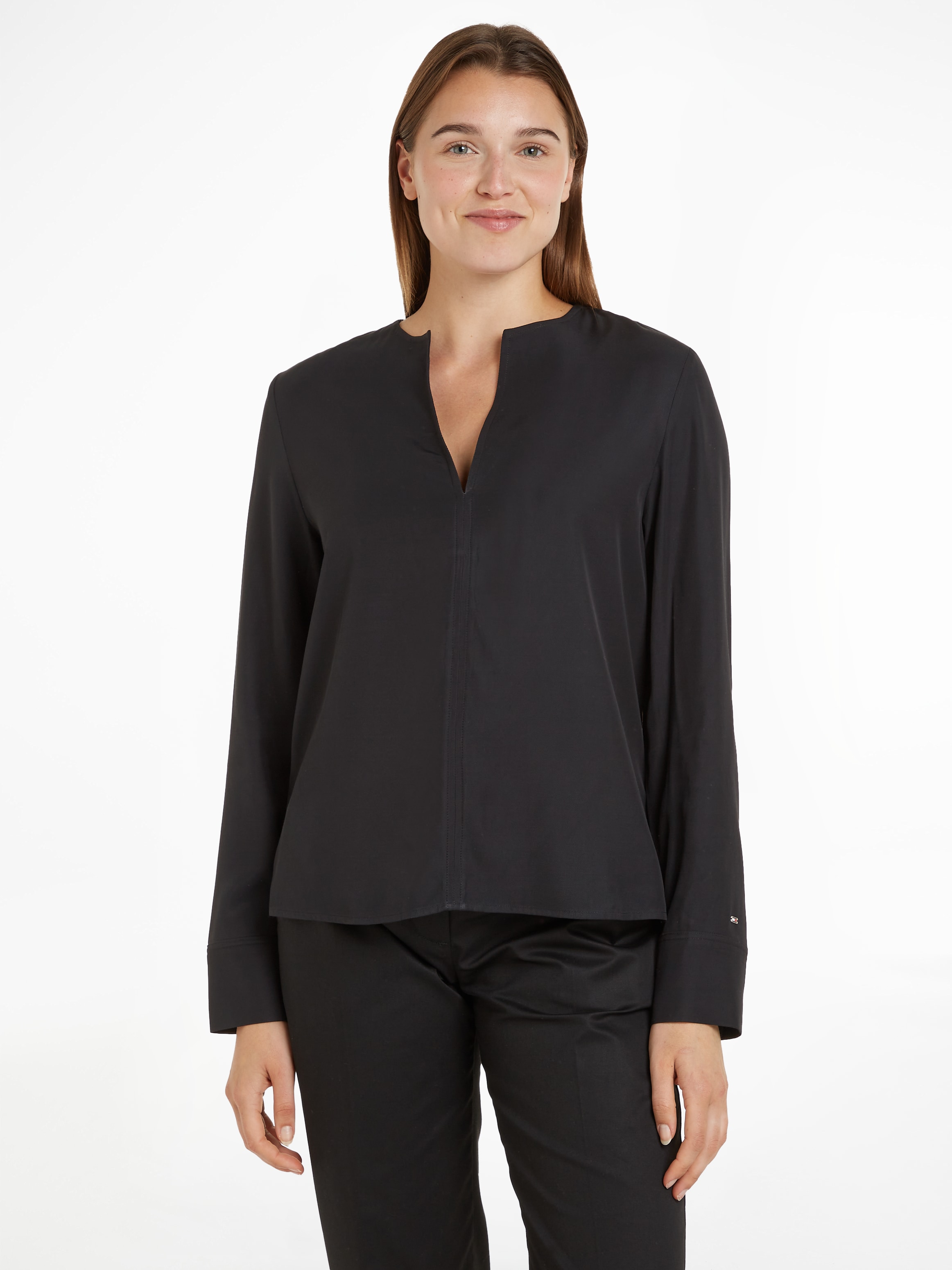 Tommy Hilfiger Klassische Bluse »VISCOSE REGULAR V-NECK LS BLOUSE«, mit Tommy Hilfiger Flagge