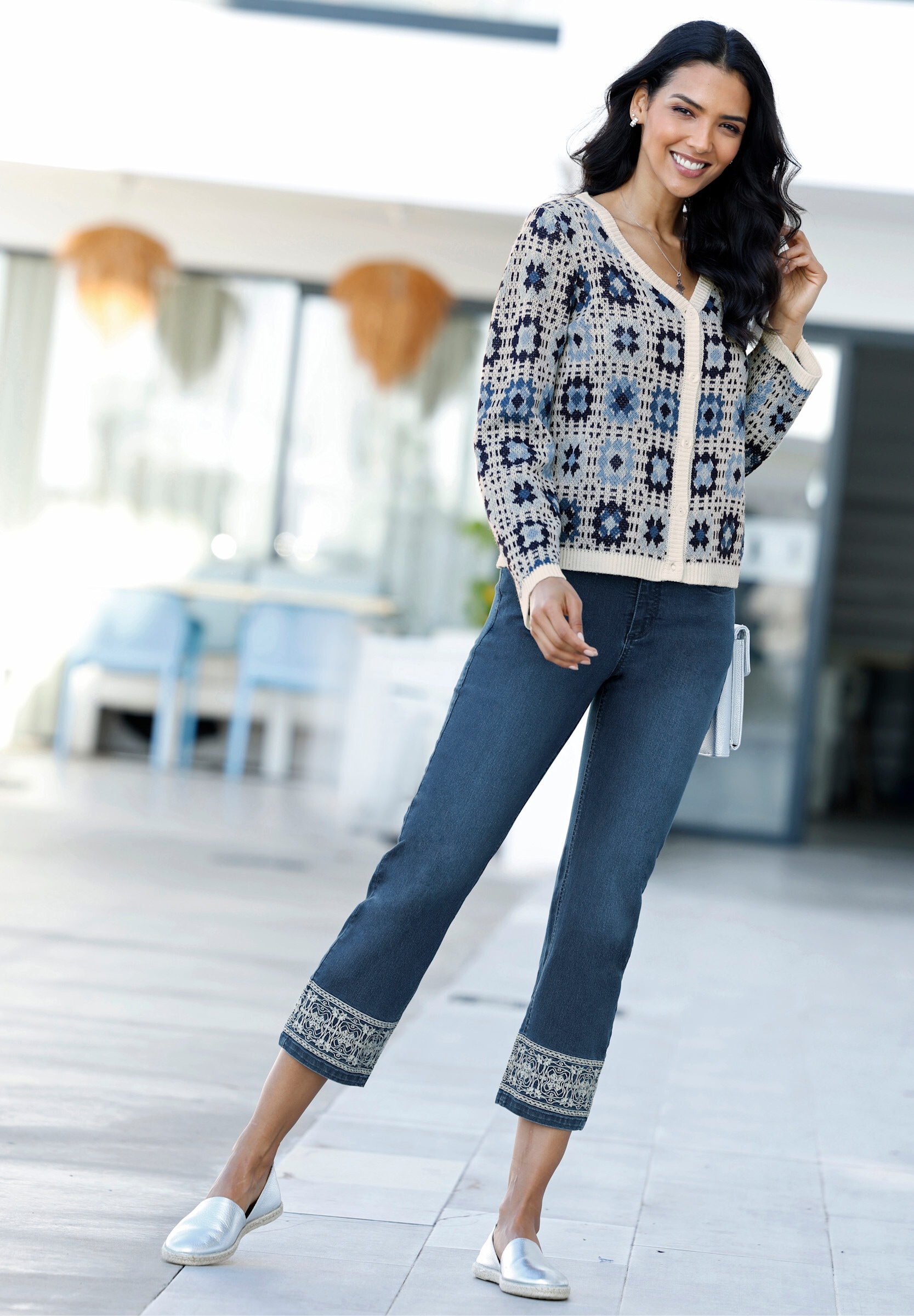 Sieh an! Jeansshorts »7/8-Jeans 7/8-Jeans mit Stickerei am Saum«