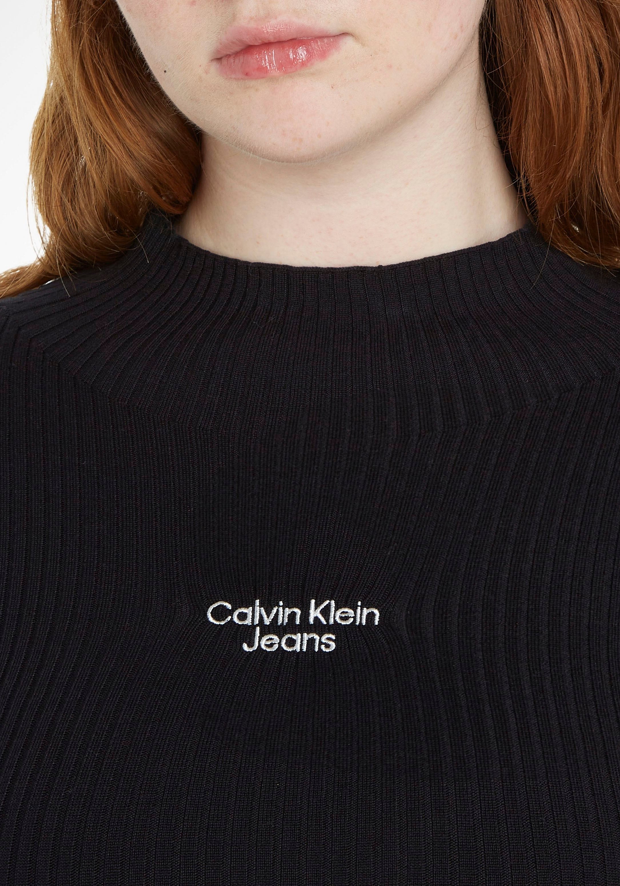 Brust »STACKED Klein DRESS«, Klein im Bodykleid der TIGHT SWEATER auf mit Online kaufen Calvin Calvin LOGO OTTO Shop Jeans Markenlogo
