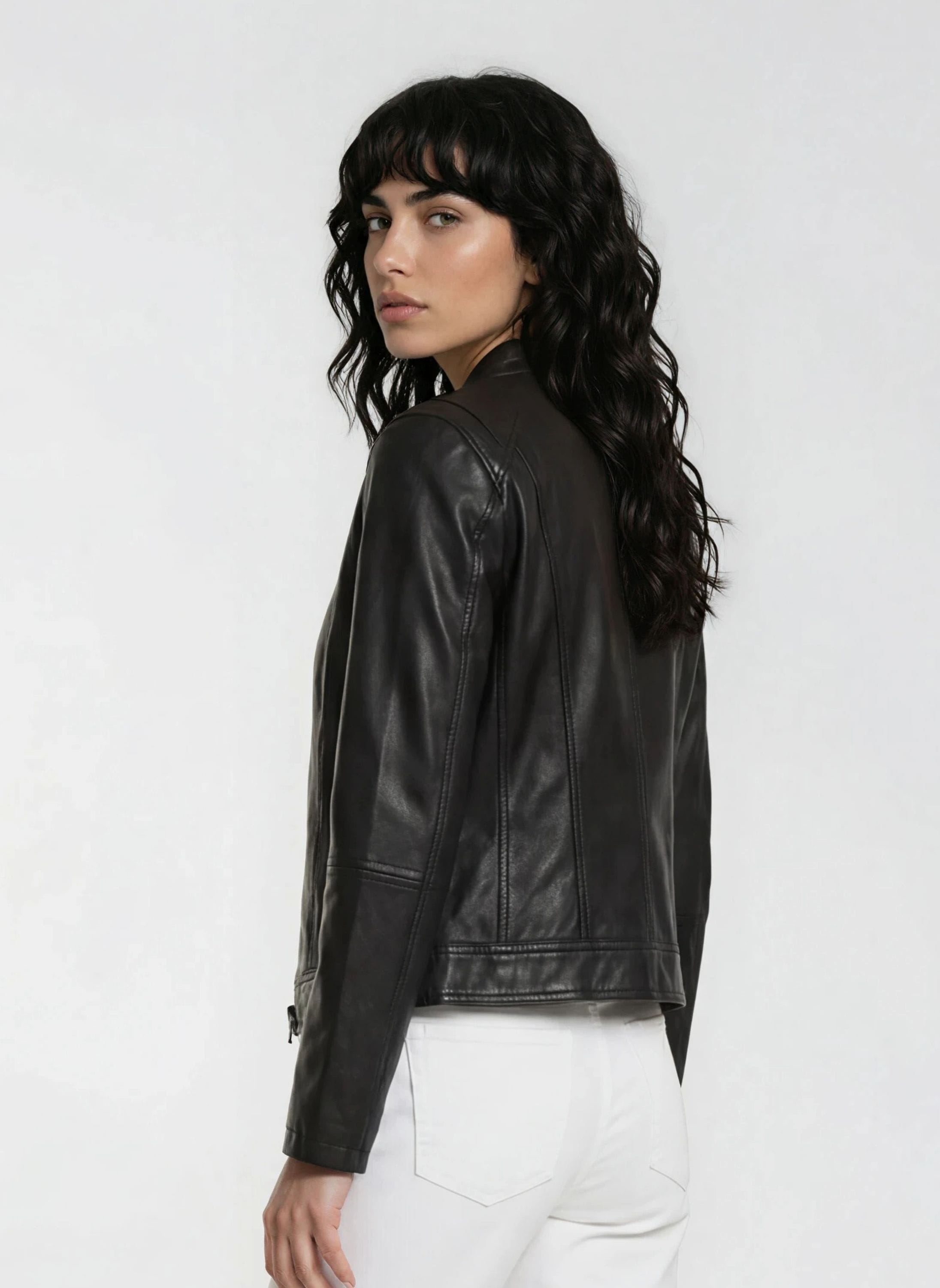 trueprodigy Lederjacke »Teona diverse Reißverschlüsse mit Stehkragen und Knopf« ohne Kapuze