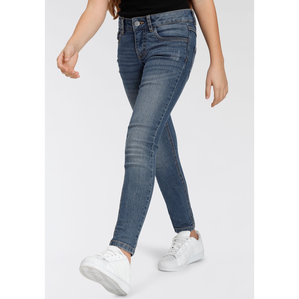 Bench. Stretch-Jeans, mit dezenten Abriebeffekten in Super Skinny