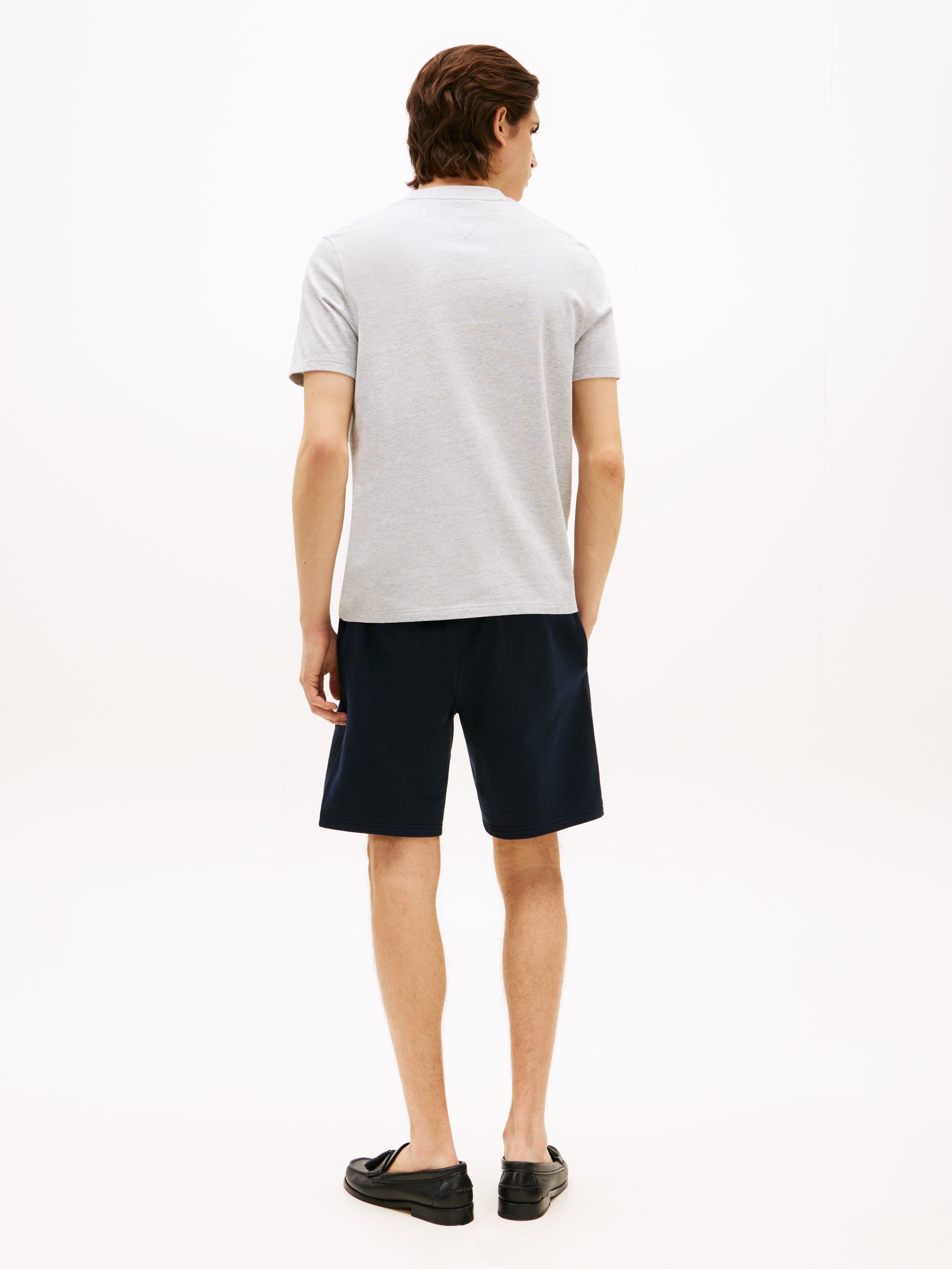 Tommy Hilfiger T-Shirt »AMERICANA MONOTYPE FLAG BOX TEE«, Mit markanter Stickerei