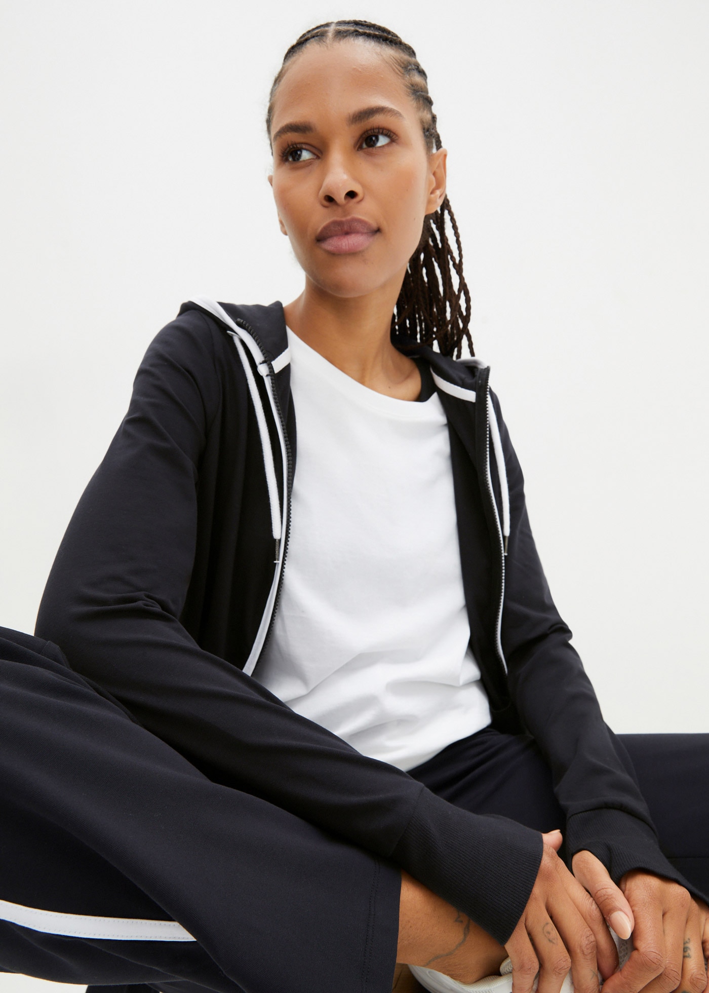 bonprix Jogginganzug Set, 2 zweiteiliges Set aus Sweatjacke und Jogginghose, mit langem Arm