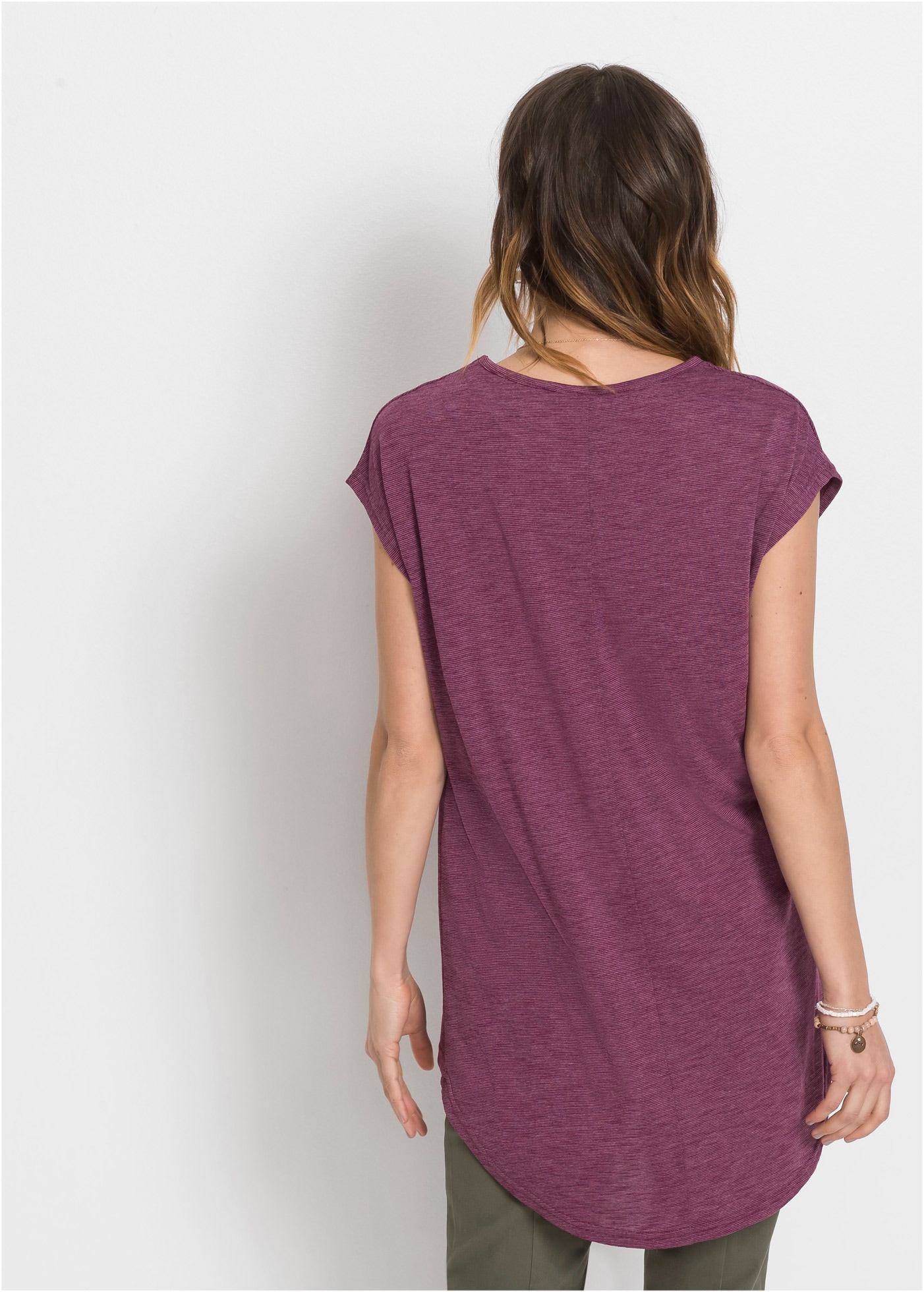 bonprix Longshirt »Longshirt aus Viskose-Mischung« lässige Passform, längeres Rückenteil, abgerundeter Saum