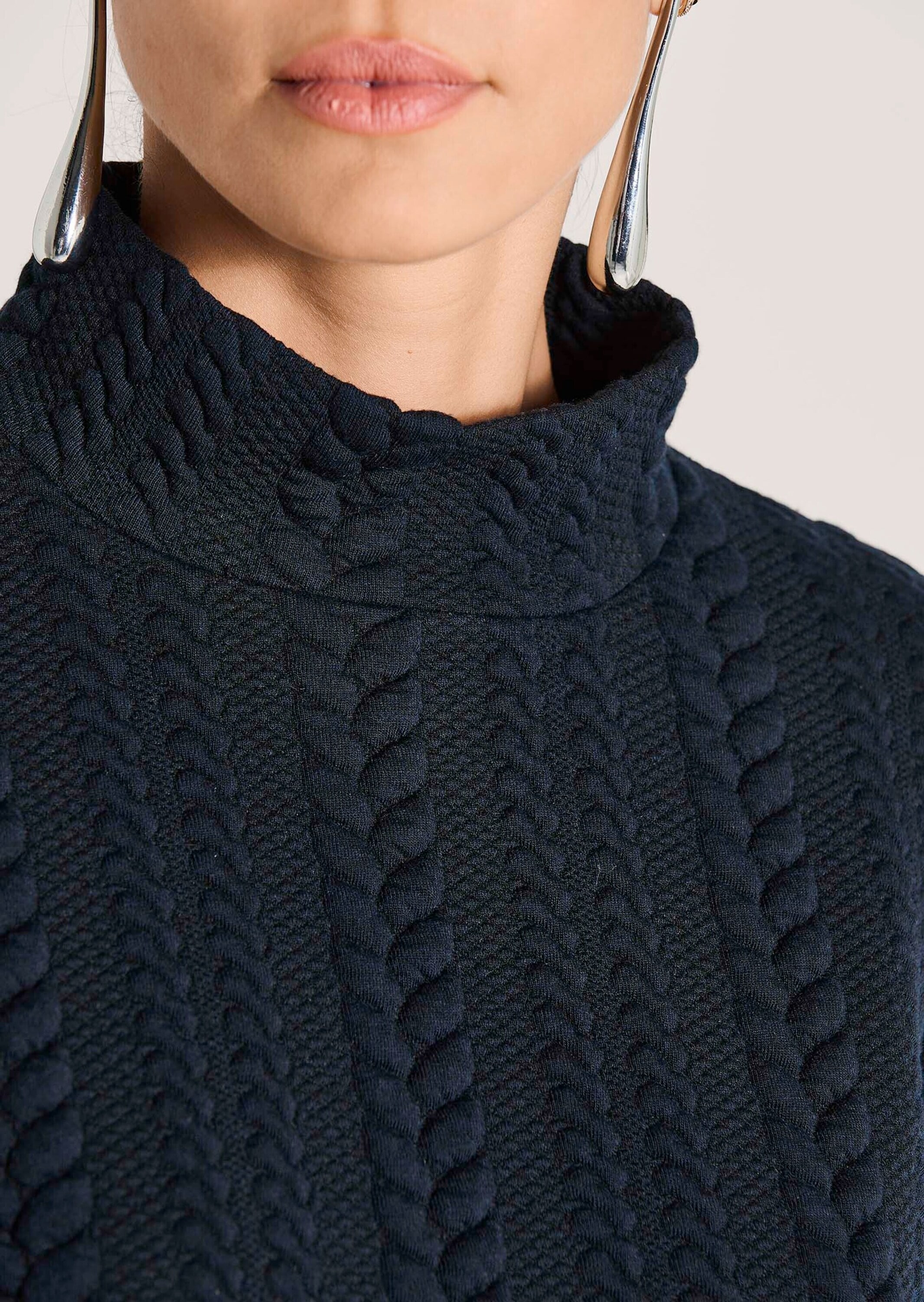 MADELEINE Langarmshirt »Zopfstruktur Sweatshirt mit Stehkragen«