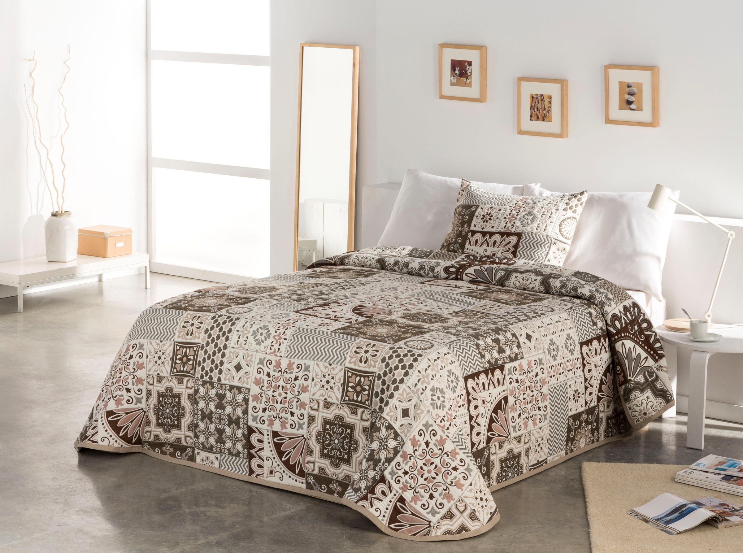 Vialman Home Tagesdecke »Sofia«, mit Ornamenten im Patchworkdesign
