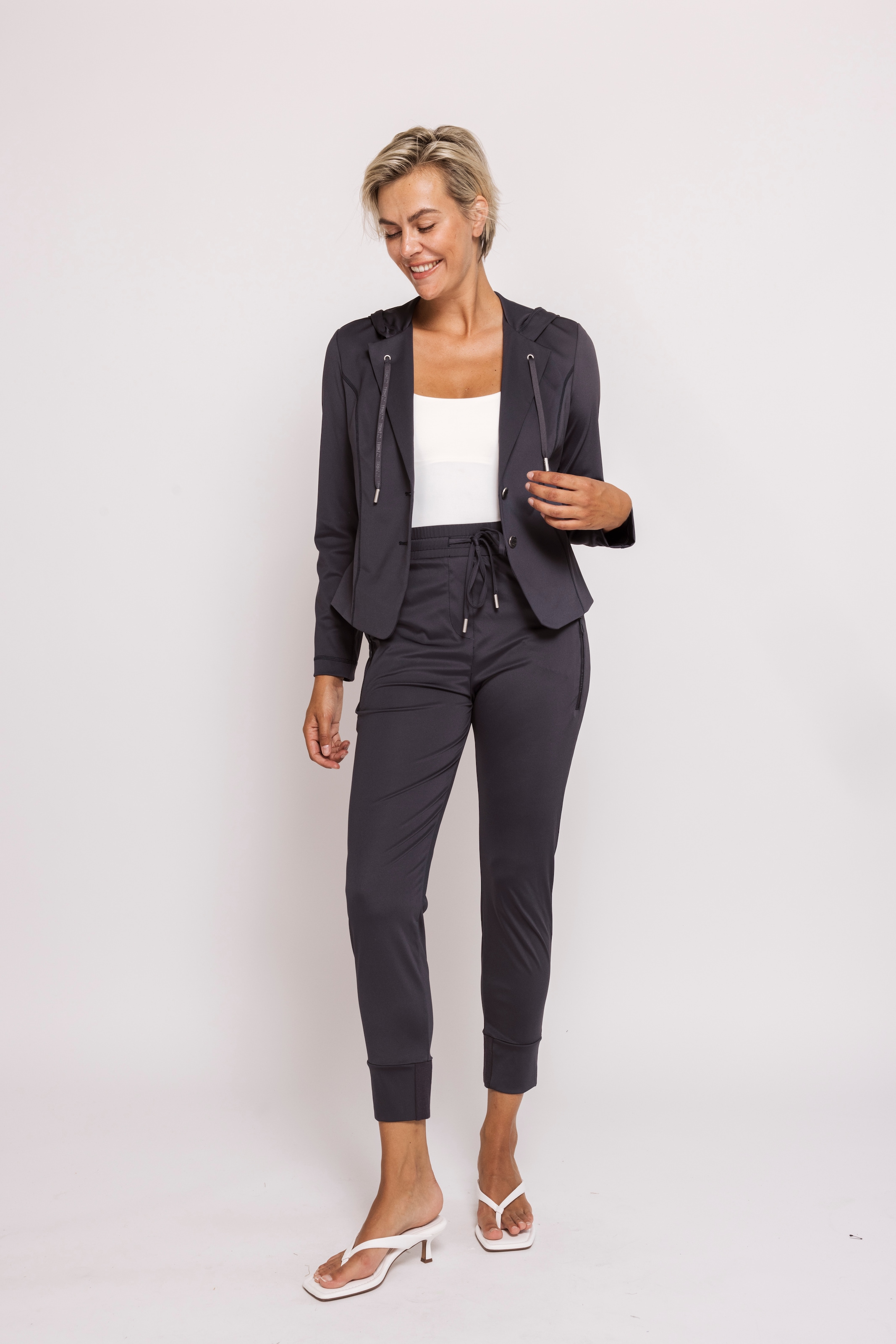 Zhrill Kurzblazer »ZHDARCIA Blazer mit Kapuze« mit Reverskragen/Kordelzug und Kapuze