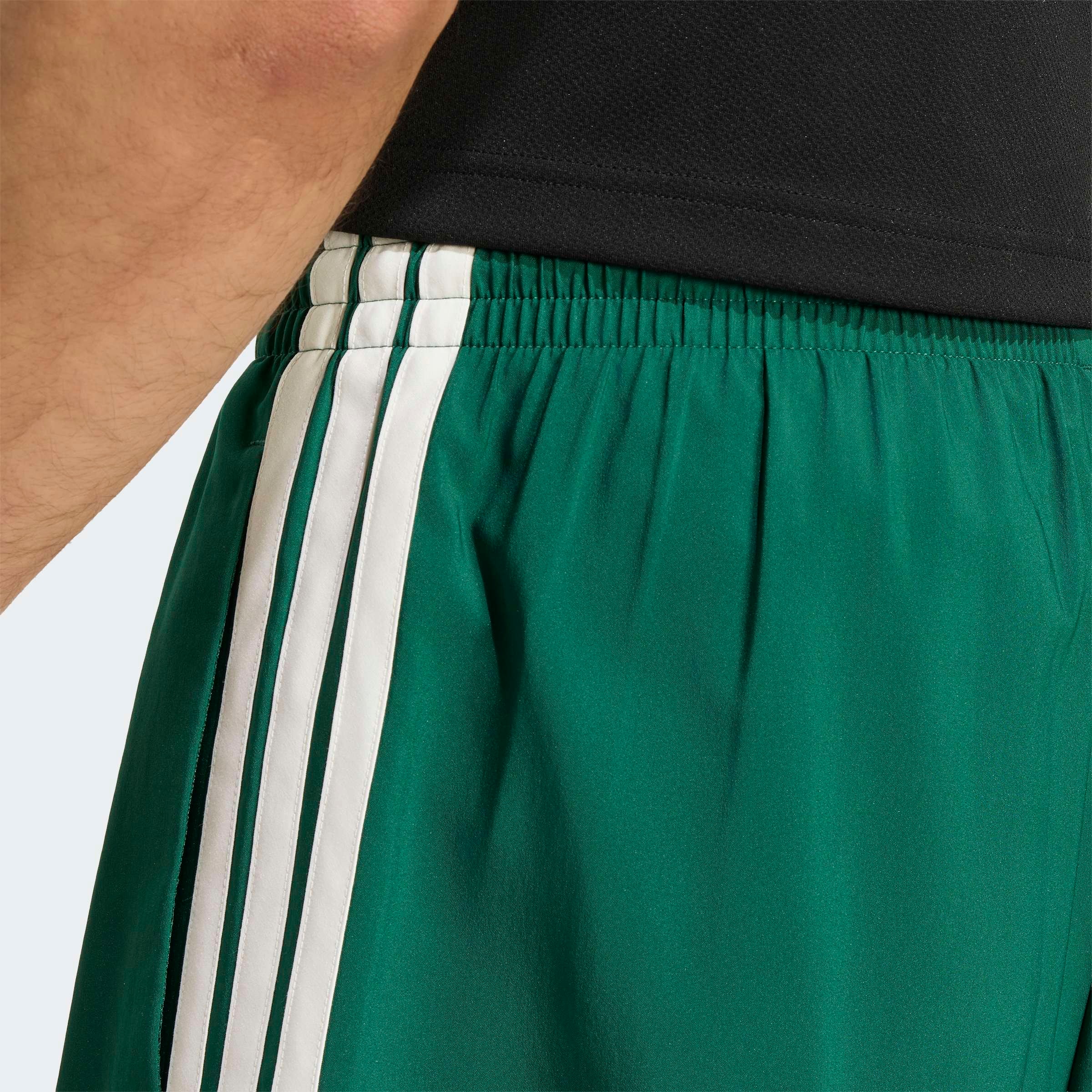 adidas Sportswear Shorts »ESSENTIALS 3-STREIFEN CHELSEA LITE, GEWEBT«