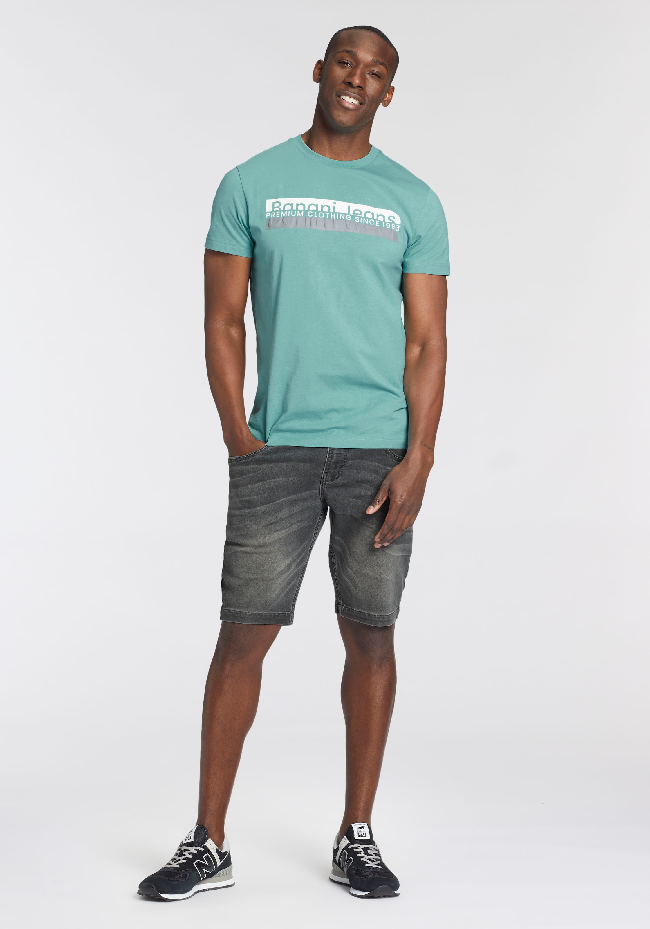 Bruno Banani T-Shirt, mit modischem Frontprint