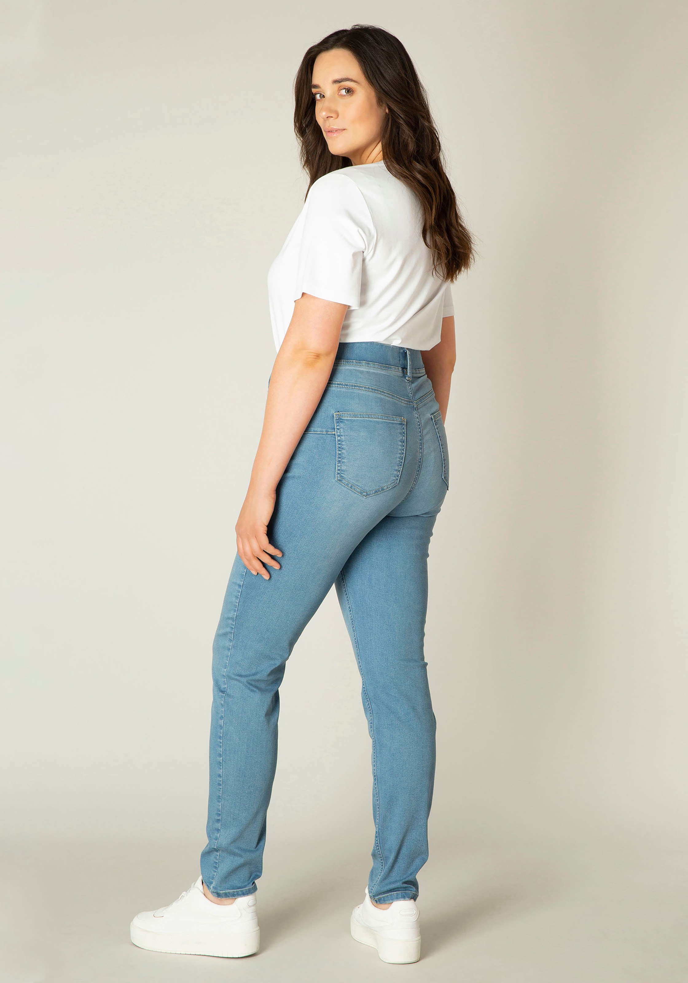 Base Level Curvy Jeansjeggings »TESSA«, mit angedeuteten Eingrifftaschen und Stretchanteil