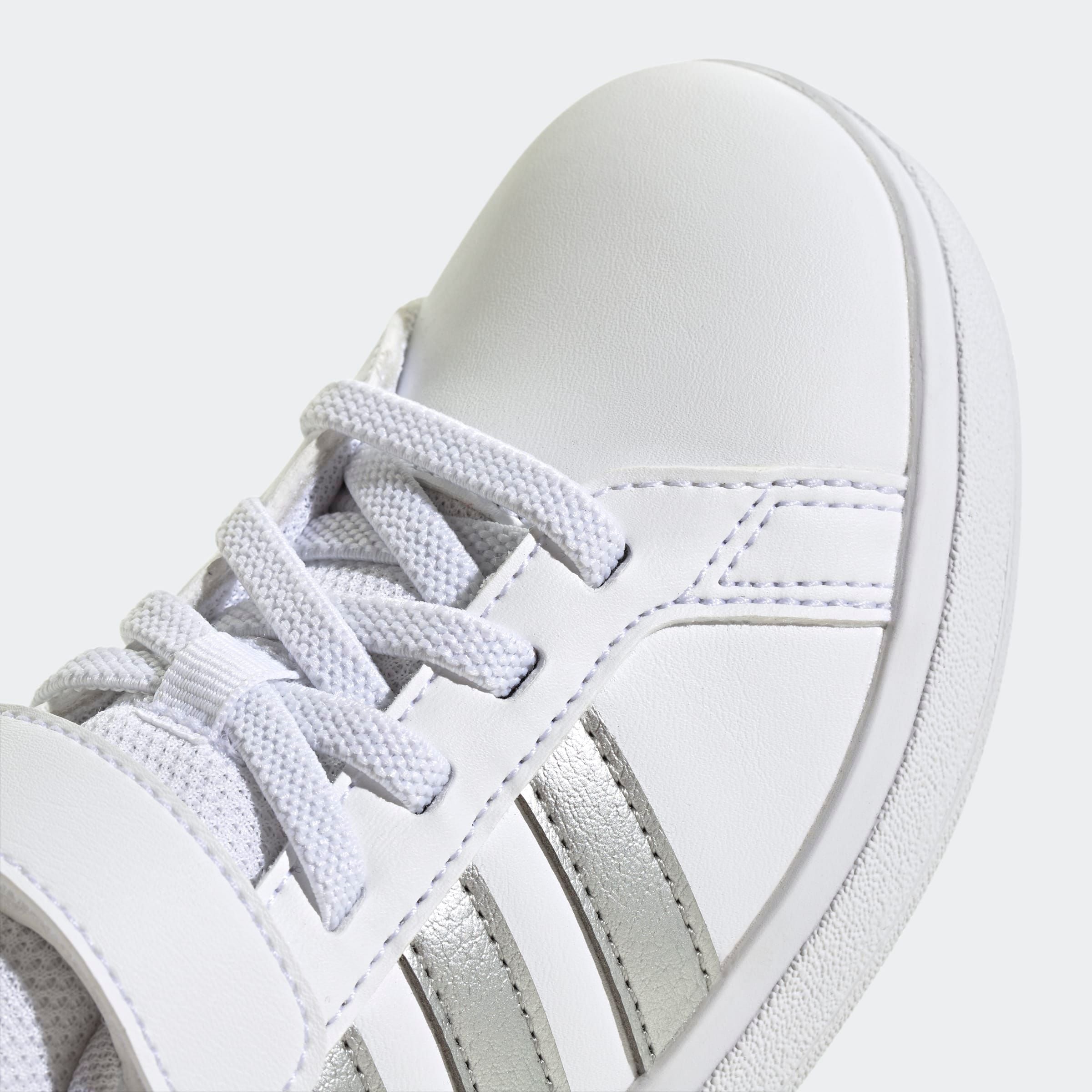 adidas Sportswear Sneaker »GRAND COURT 2.0 KIDS«, Design auf den Spuren des adidas Superstar