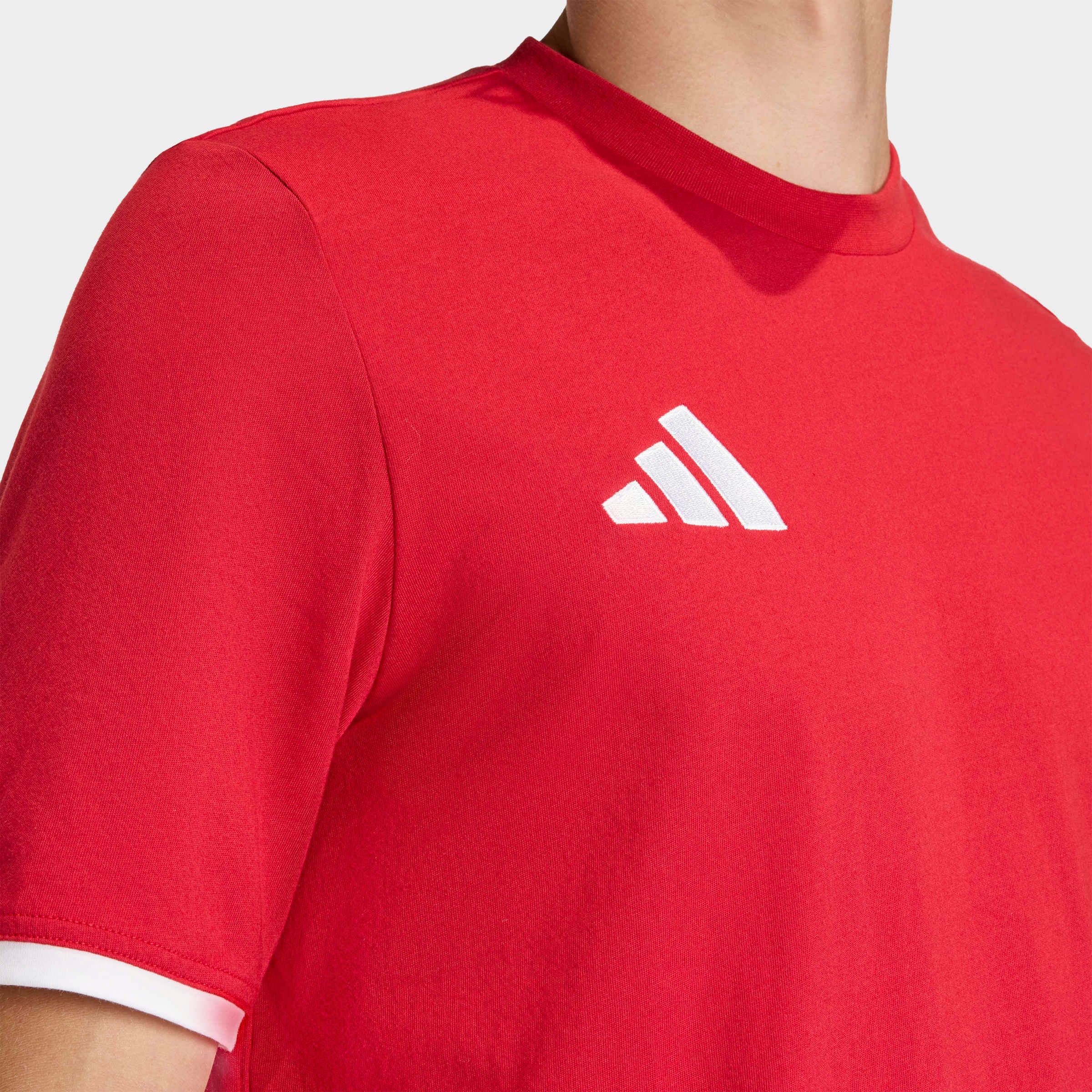 adidas Performance Trainingsshirt »ENTRADA26« für Fußball und Freizeit, sportlicher Stil, Single Jersey Material