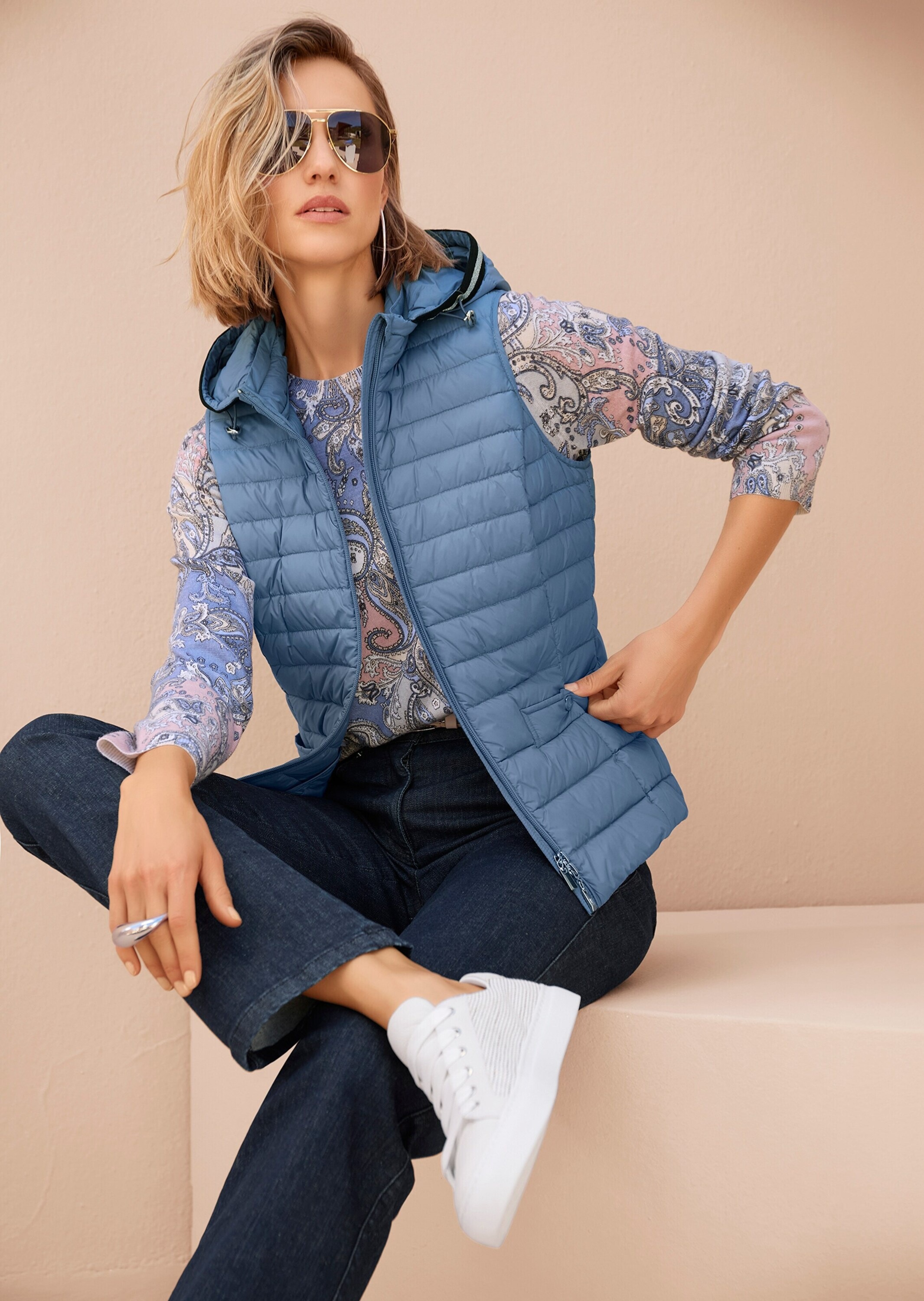 MADELEINE Kurzweste »Steppweste Wattierte Steppweste mit Kapuze«
