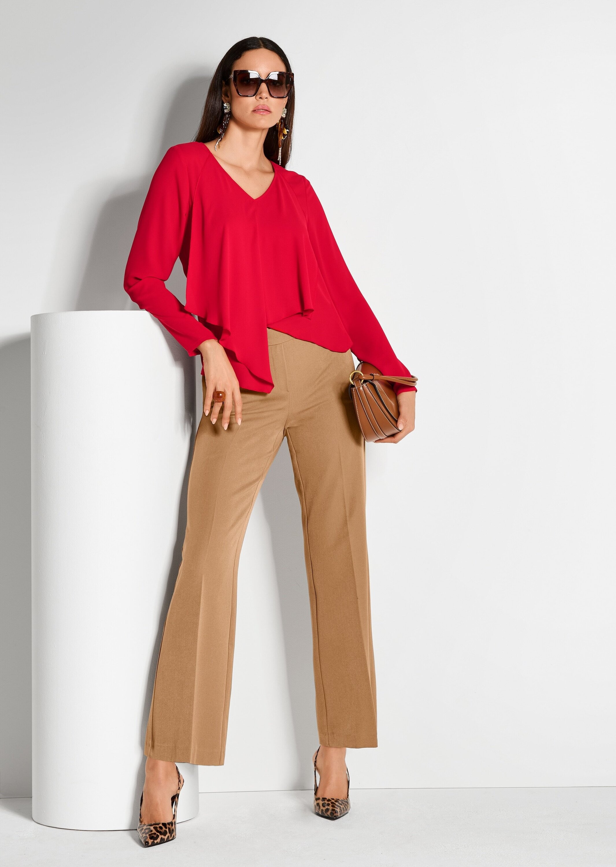 MADELEINE Langarmbluse »Volantbluse Elegante Bluse mit asymmetrischem Saum«