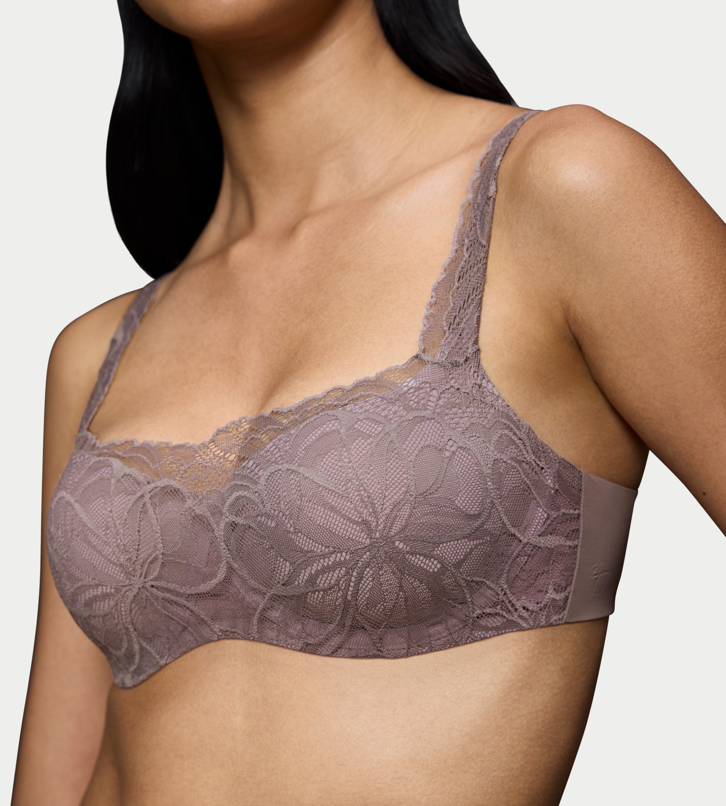 Triumph Balconette-BH »Body Make-Up Illusion Lace« feine feminine Stretch-Spitze, Microfaser, verstellbare Träger