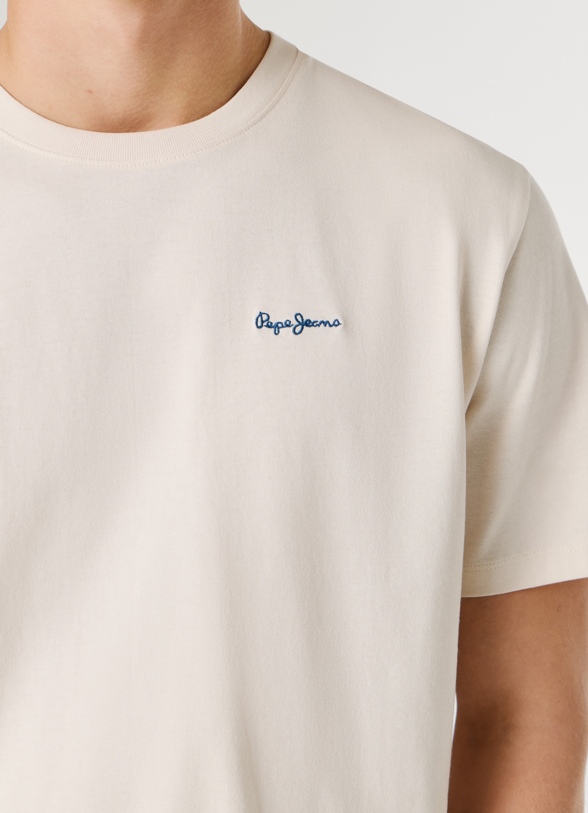 Pepe Jeans T-Shirt »CONTRAST CONNOR« mit Rundhals und gesticktem Logo