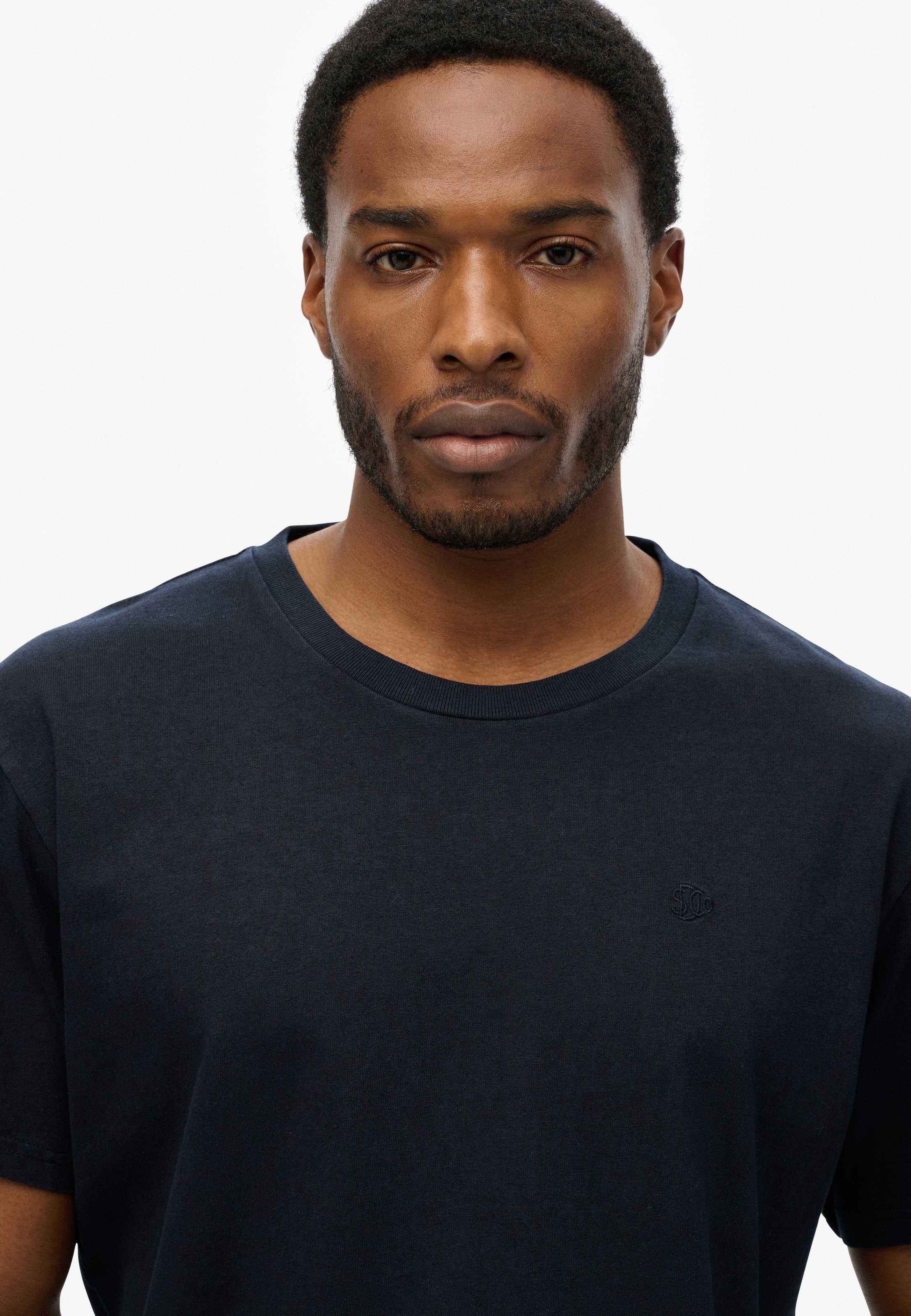 Superdry Rundhalsshirt »ESSENTIALS RELAXED TEE«