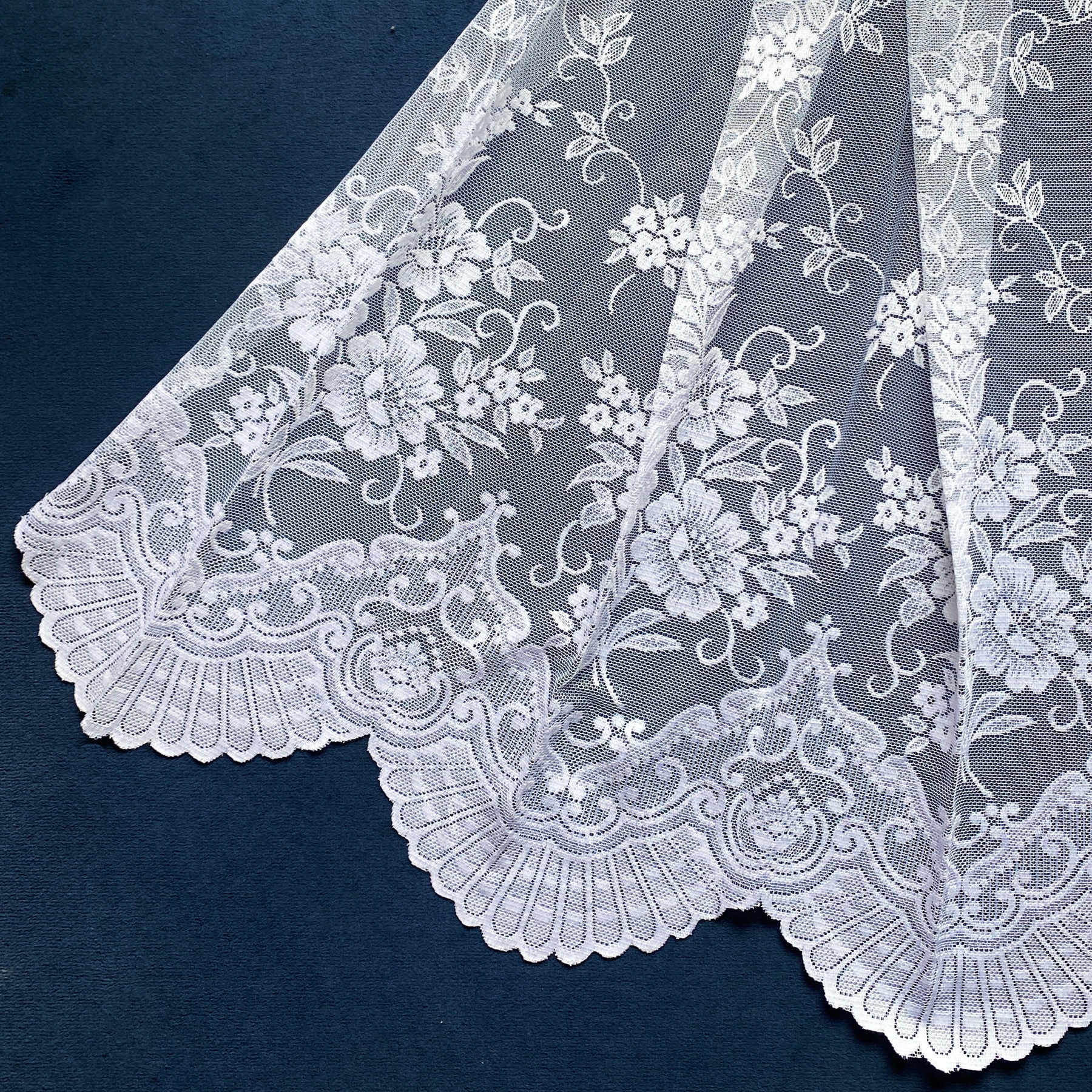 Weckbrodt Gardine »Siena«, (1 St.), Jacquard, strukturiert, Allover,Floral,halbtransparent, Bordüre, Store