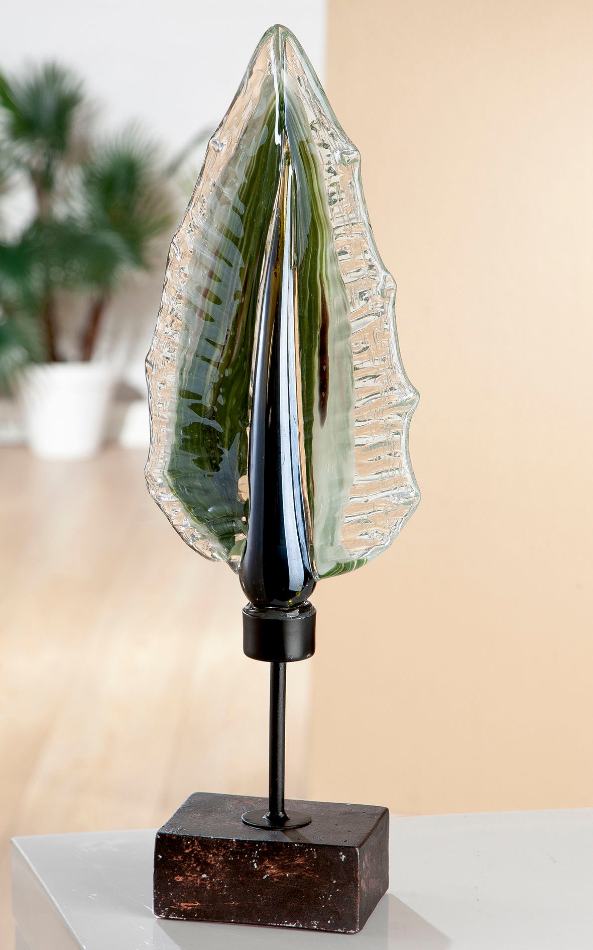 GILDE GLAS art Dekoobjekt »Skulptur Blatt auf Base Florenz«, Höhe 51 cm, handgefertigt, aus Glas, Wohnzimmer
