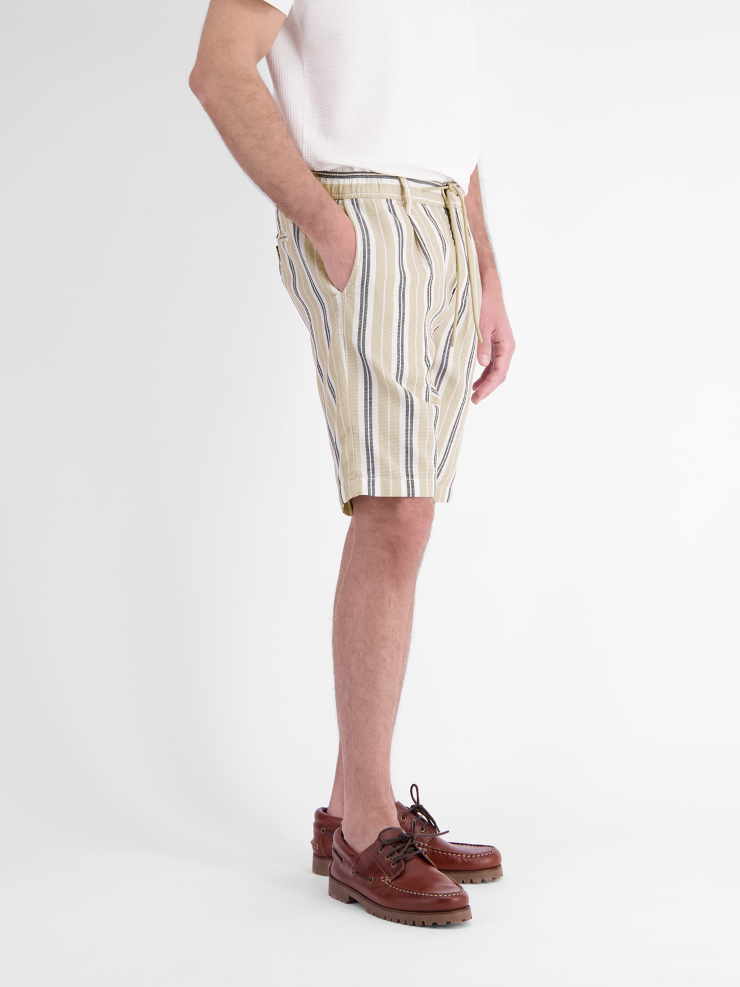 LERROS Chinoshorts »Chino-Shorts aus Baumwolle mit modischem Streifenmuster«