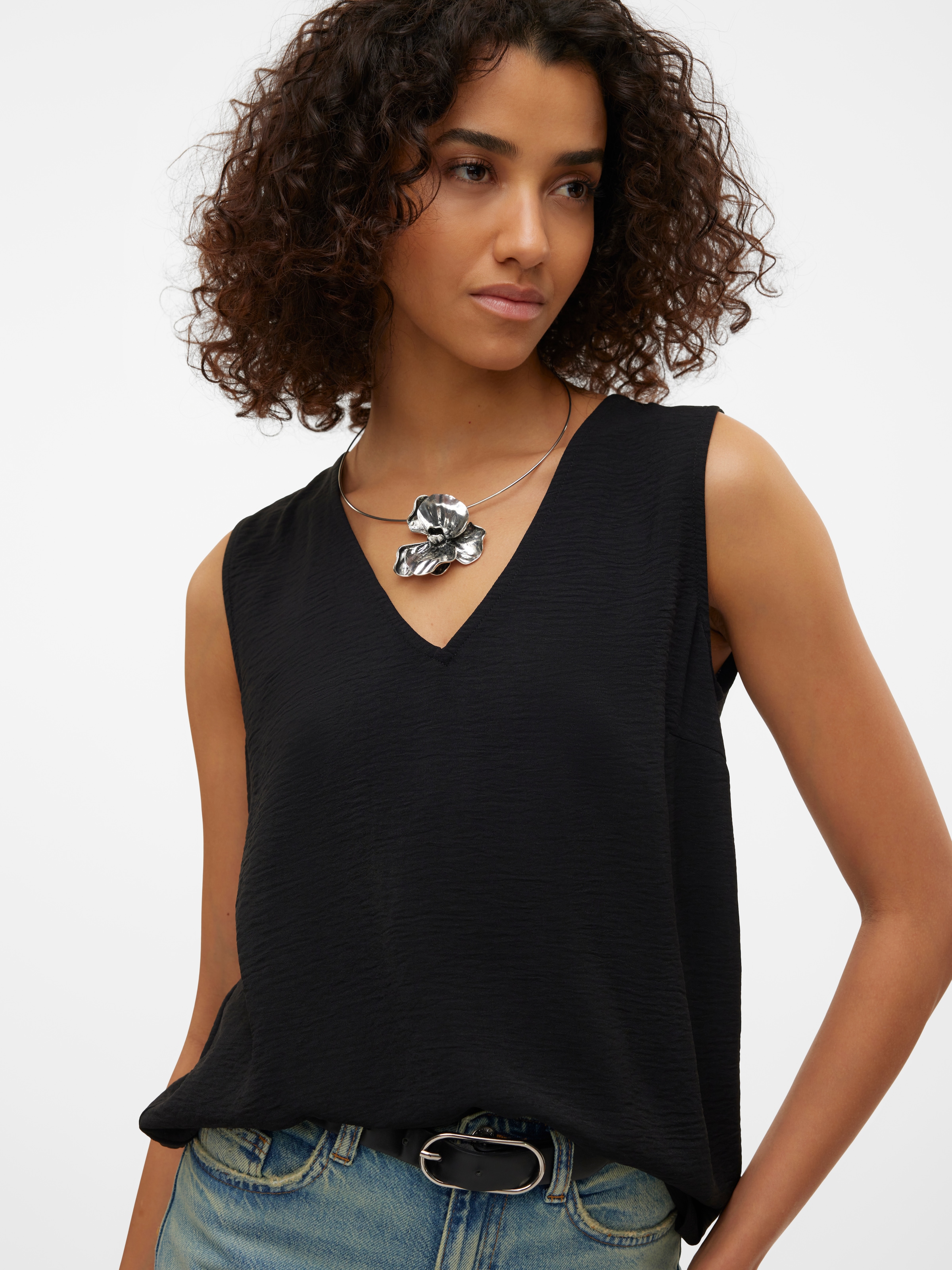 Vero Moda Shirttop »VMALVA S/L V-NECK TOP WVN NOOS« Kunstfaser, regular fit