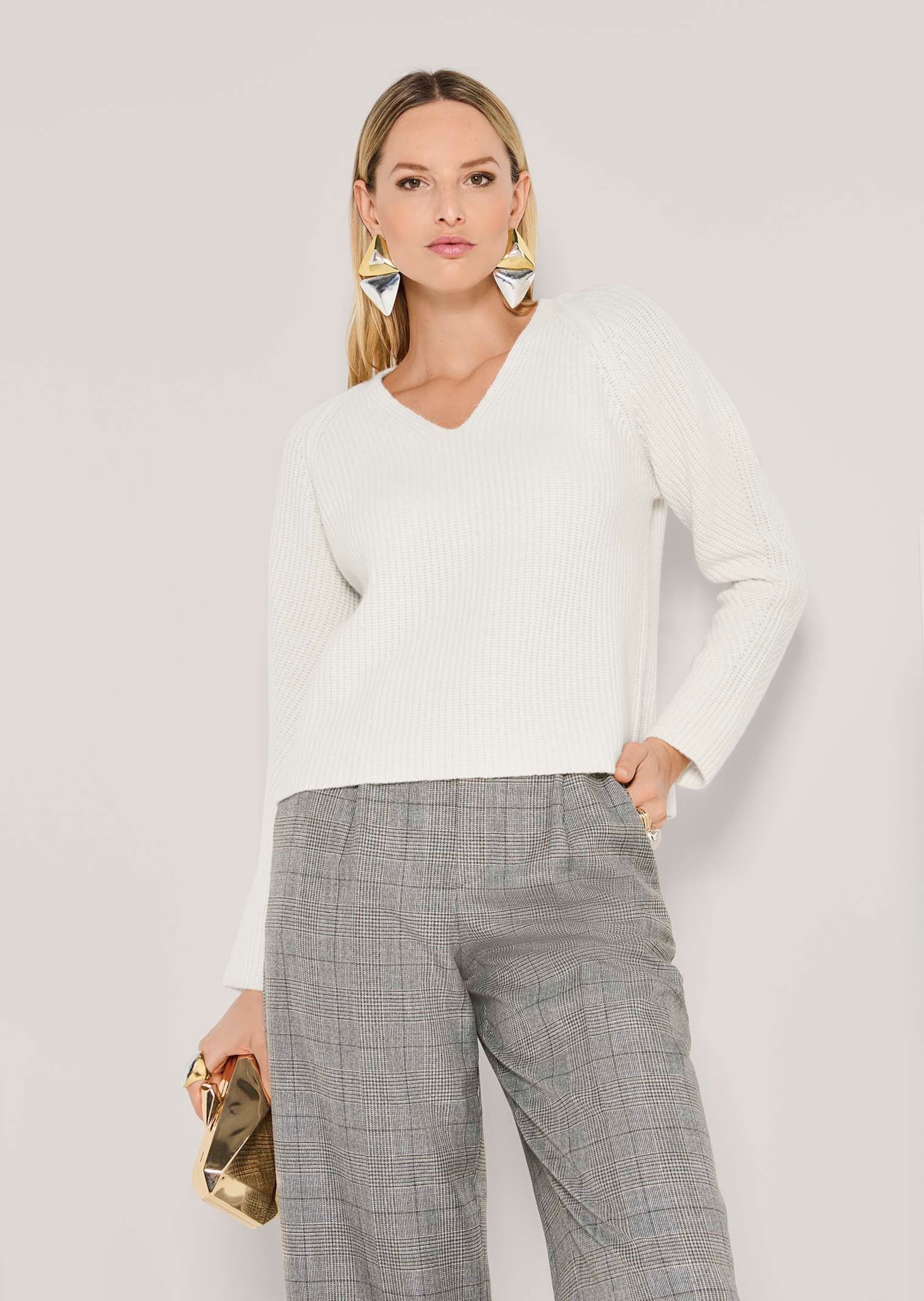 MADELEINE Longpullover »Strickpullover Lässiger Wollpullover mit V-Ausschnitt« Aufweniges Rippenmuster