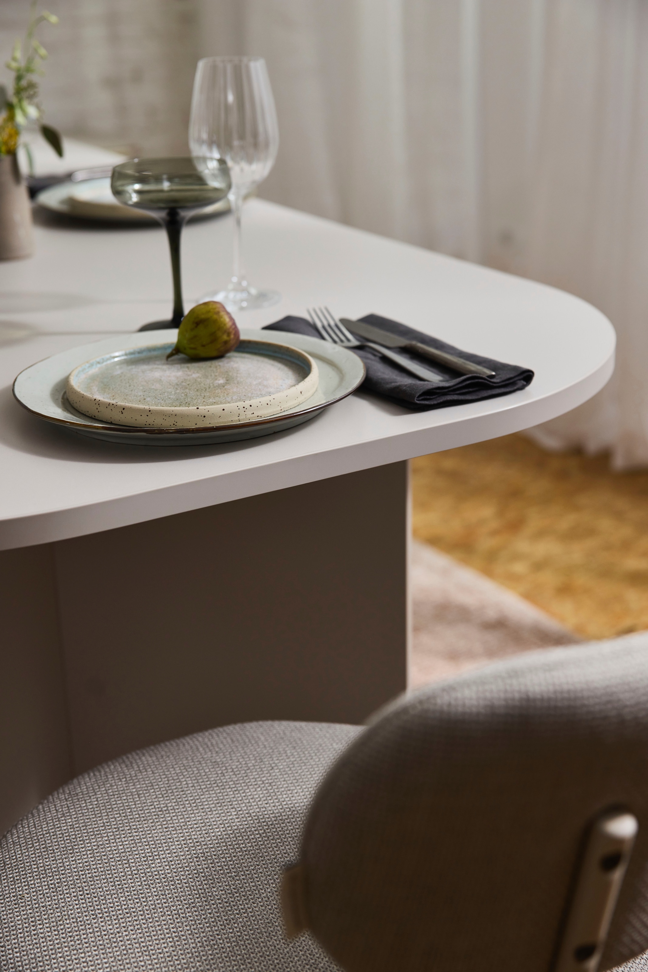 TOM TAILOR HOME Esstisch »ROUNDES TABLE«, Tischplatte und -beine mit gerundeten Ecken.