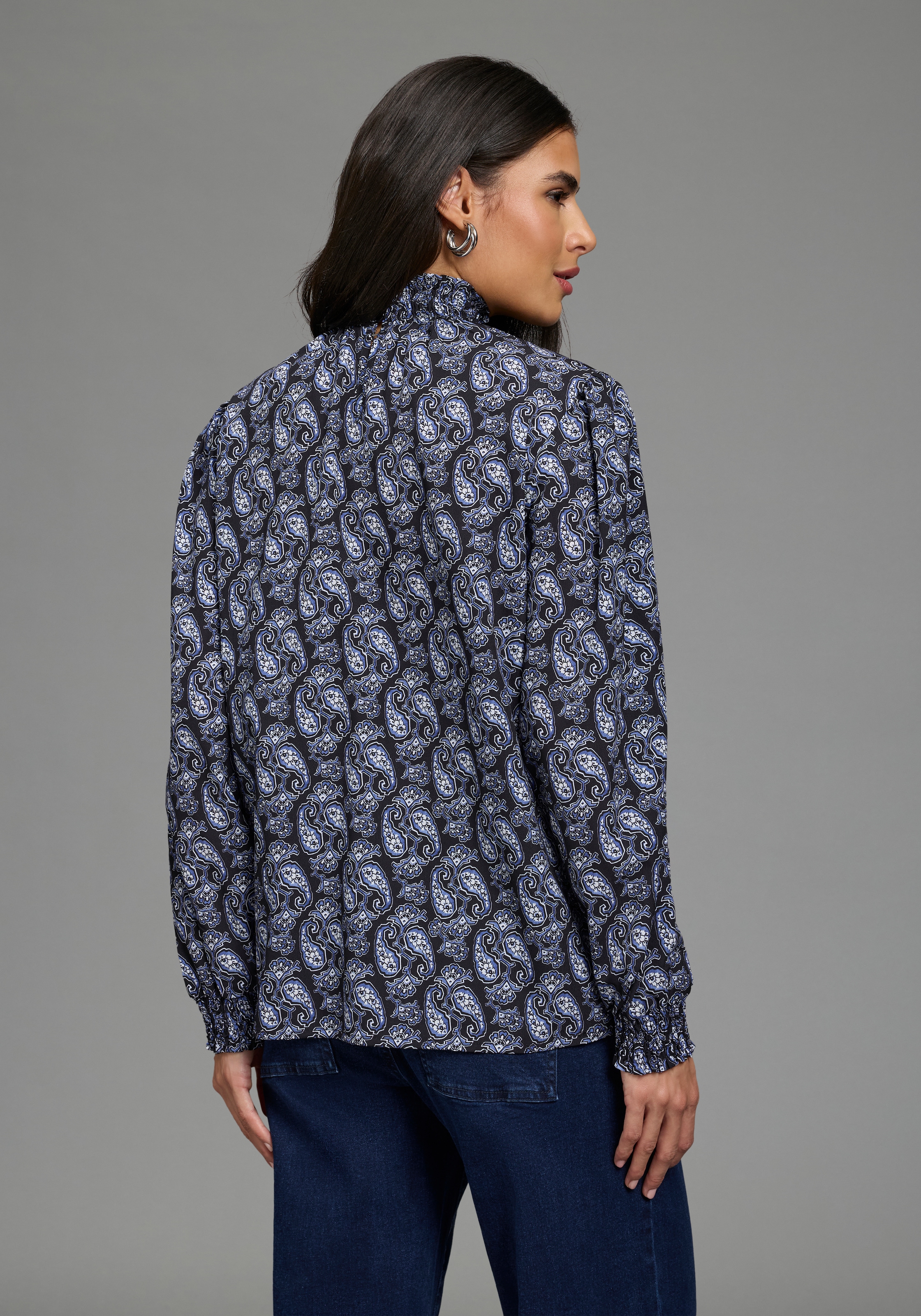 Laura Scott Druckbluse figurumspielende Passform, mit gesmoktem Ärmelabschluss