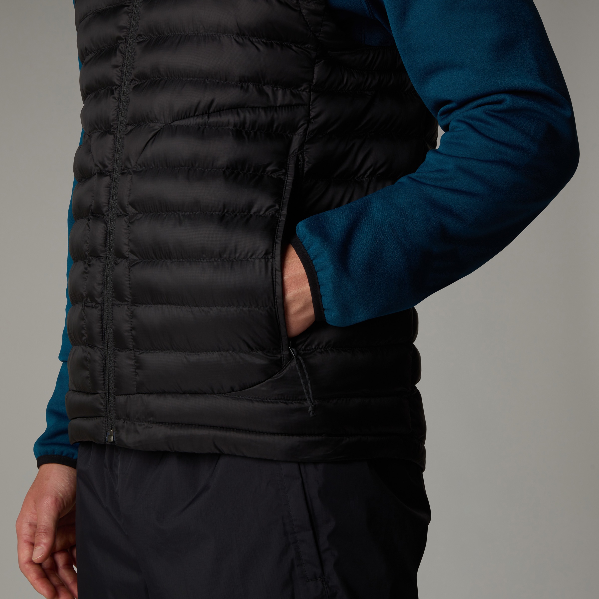 The North Face Steppweste »Huila Weste mit synthetischer Isolierung für Herren«, (1 tlg.)