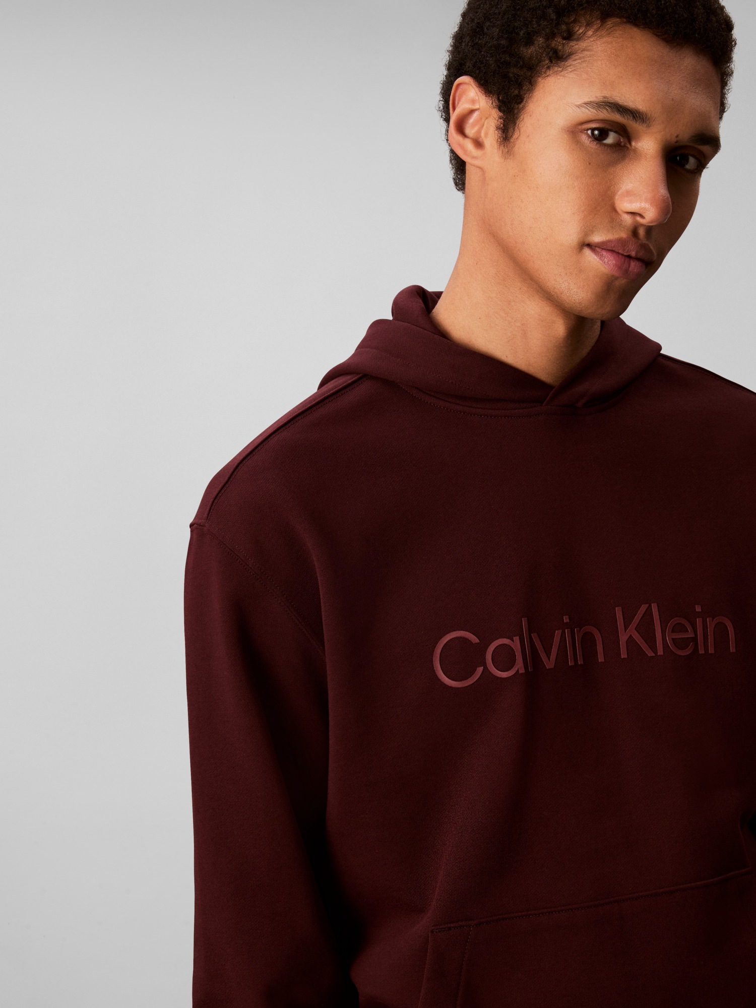 Calvin Klein Kapuzensweatshirt »LS EU STANDARD LOGO 350TERRY PO«, Mit Rundhalsausschnitt, regular fit