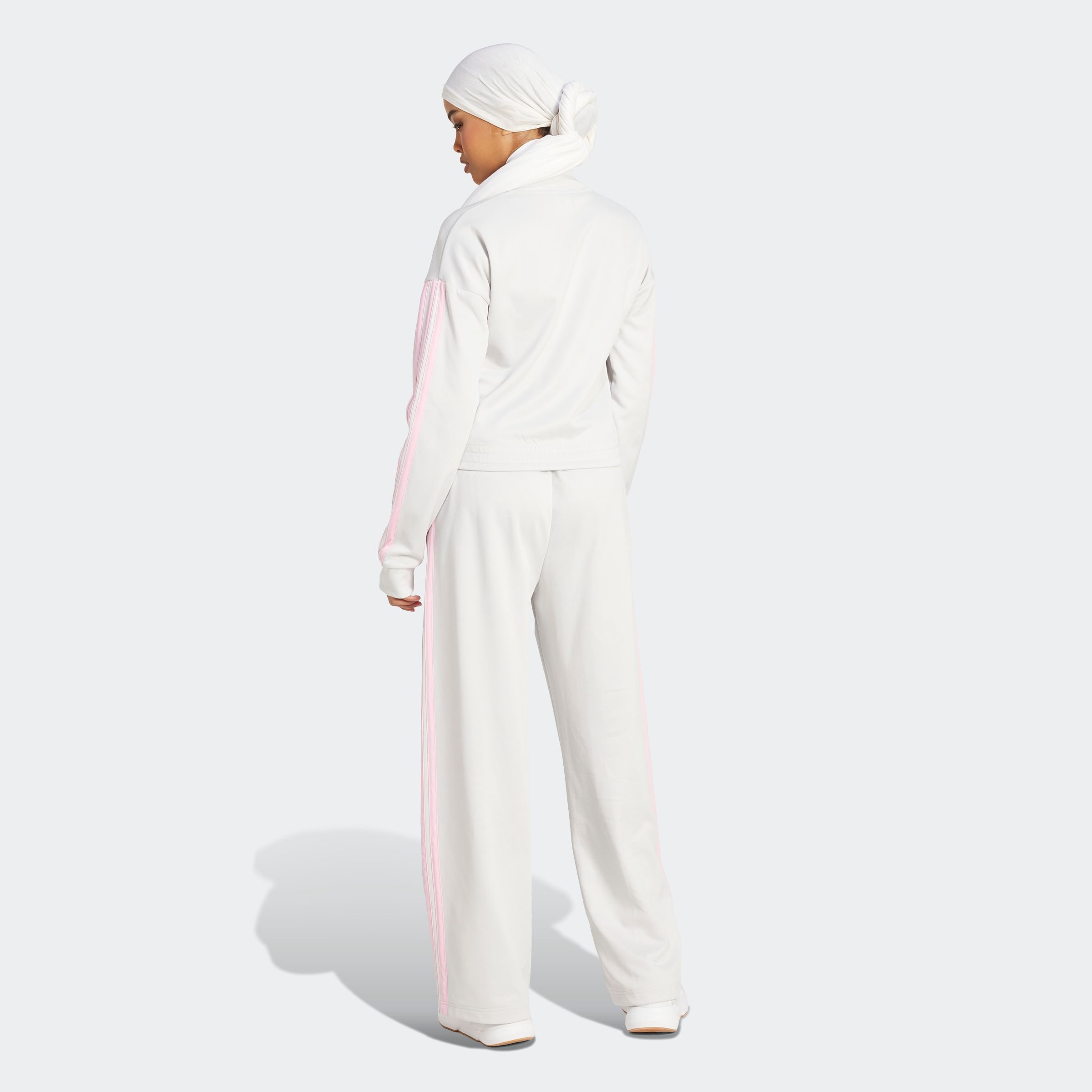 adidas Sportswear Trainingsanzug »W TEAMSPORT TS«, (2 tlg.), Jacke schmal geschnitten; Hose regulär geschnitten, hoher Bund