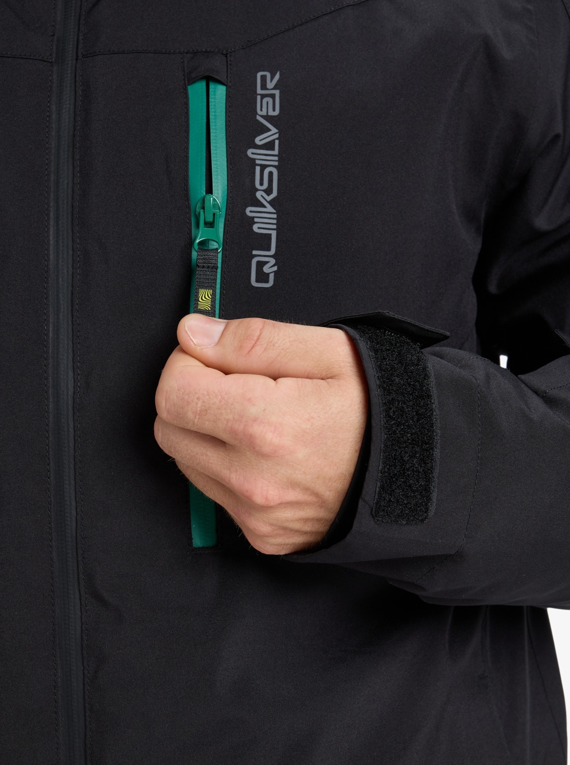 Quiksilver Skijacke »TITANO JK« für sportliche Aktivitäten, aus Polyester, sportlicher Stil