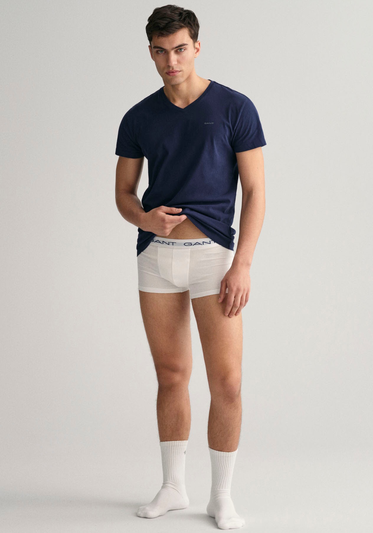 Gant Unterziehshirt »V-NECK T-SHIRT 2-PACK«, (Packung, 2 St., 2er), mit Markenlabel auf der Brust