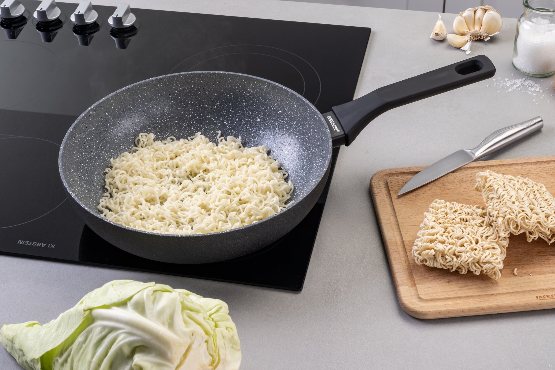 FACKELMANN Wok »Cosmo« Aluminium Set, 2 Stk. tlg. Wokpfannen-Set Cosmo Ø 20 cm & Ø 28 cm – mit Ceramic-Beschichtung