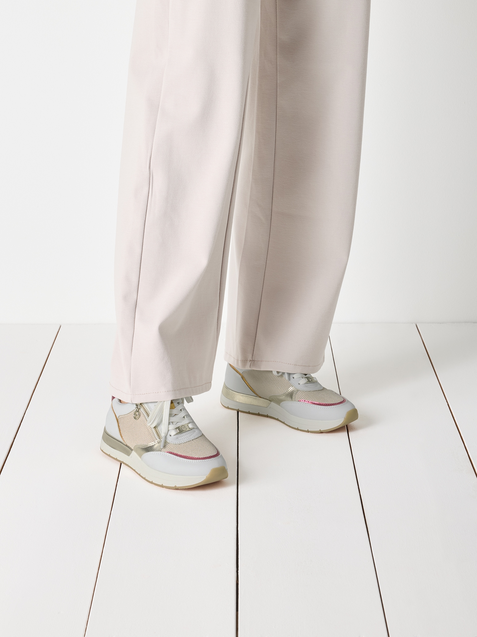 Tamaris Keilsneaker, Freizeitschuh, Halbschuh, Schnürschuh in schmaler Form