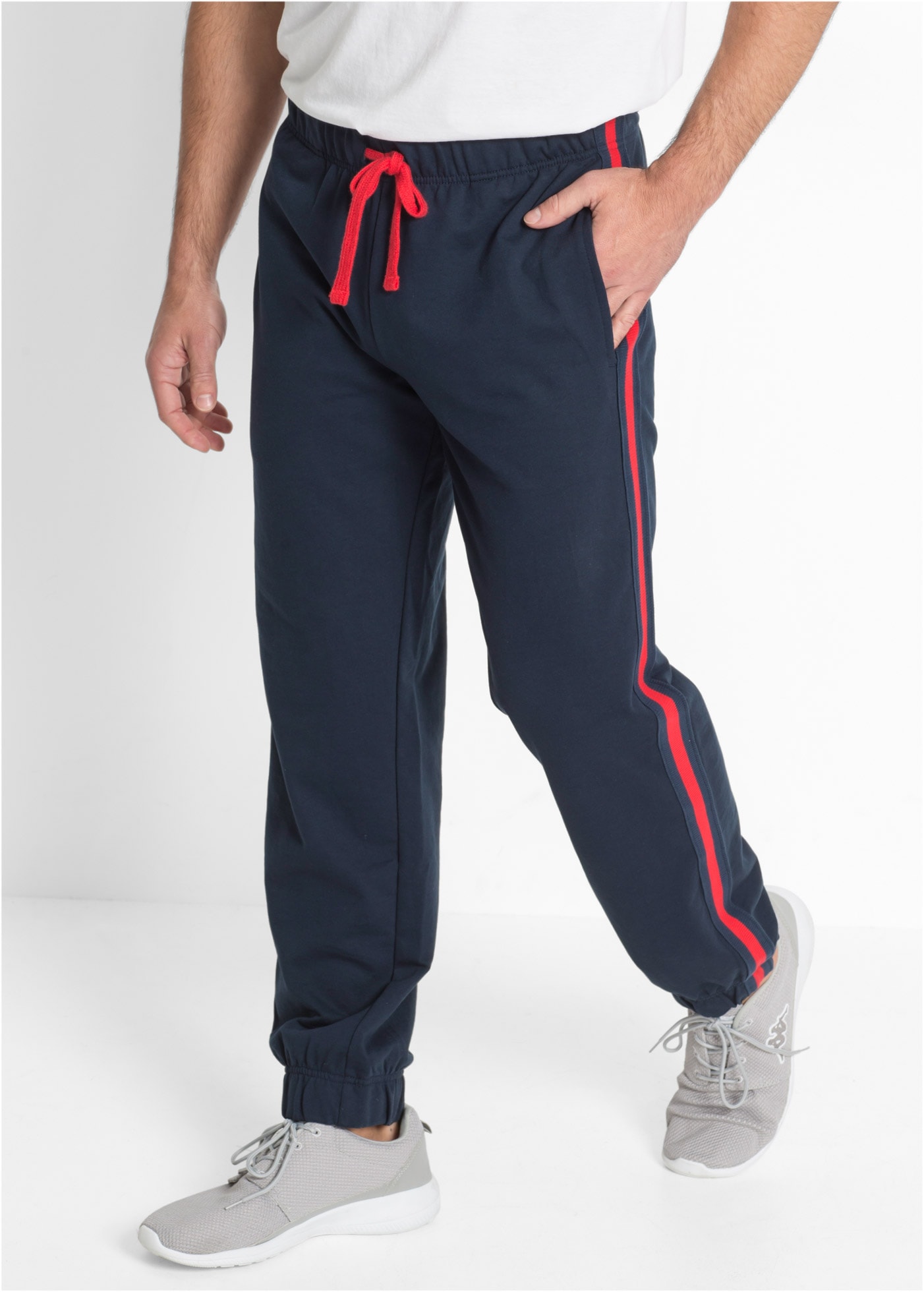 bonprix Jogginghose  aus Baumwolle und Polyester, mit vollelastischem Bund, Regular Fit