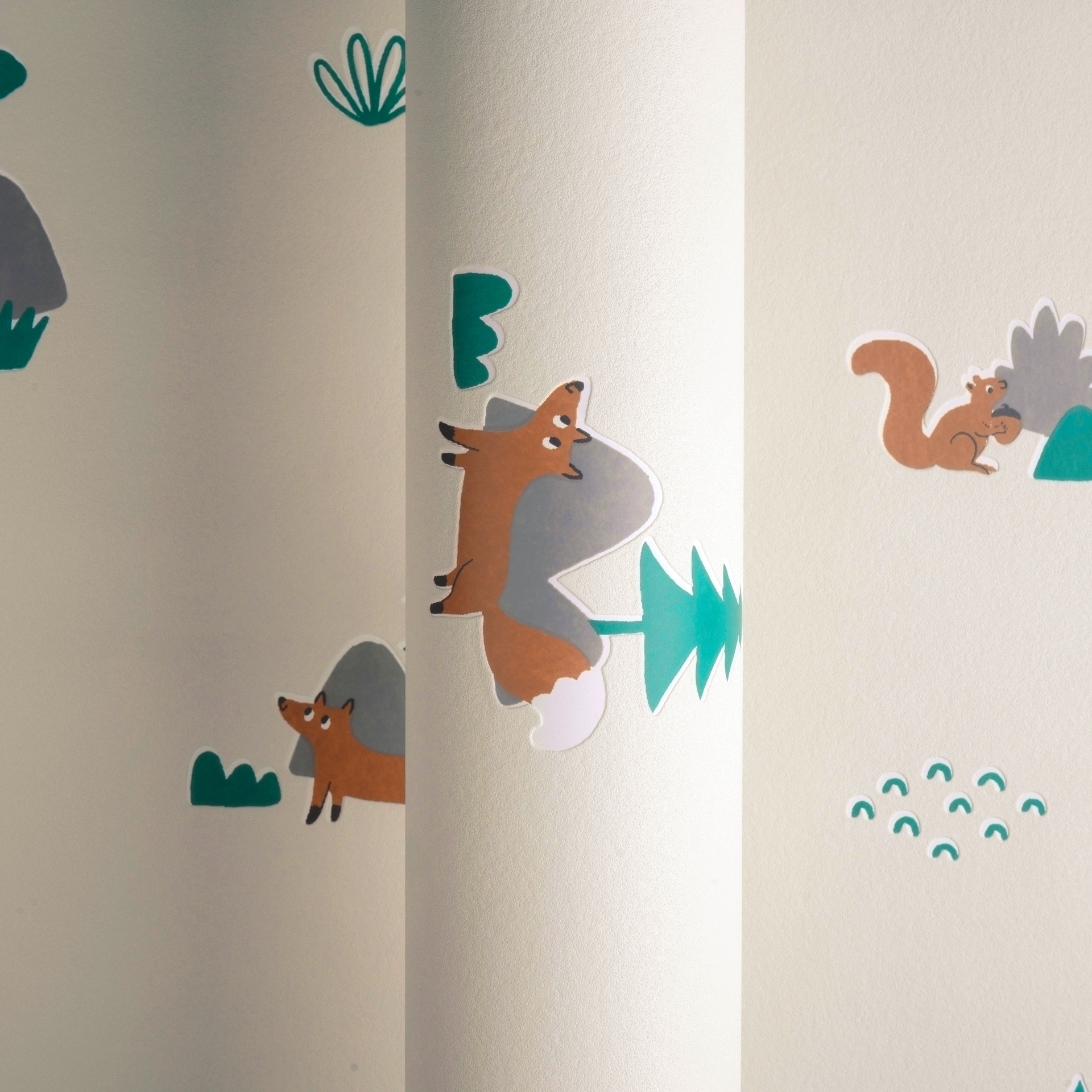living walls Vliestapete »Kids Studio Waldtiere – Vliestapete für Kinder« Wald | grafisch | naturalistisch glatt Fuchs, Reh und Eichhörnchen im modernen Scandi-Look