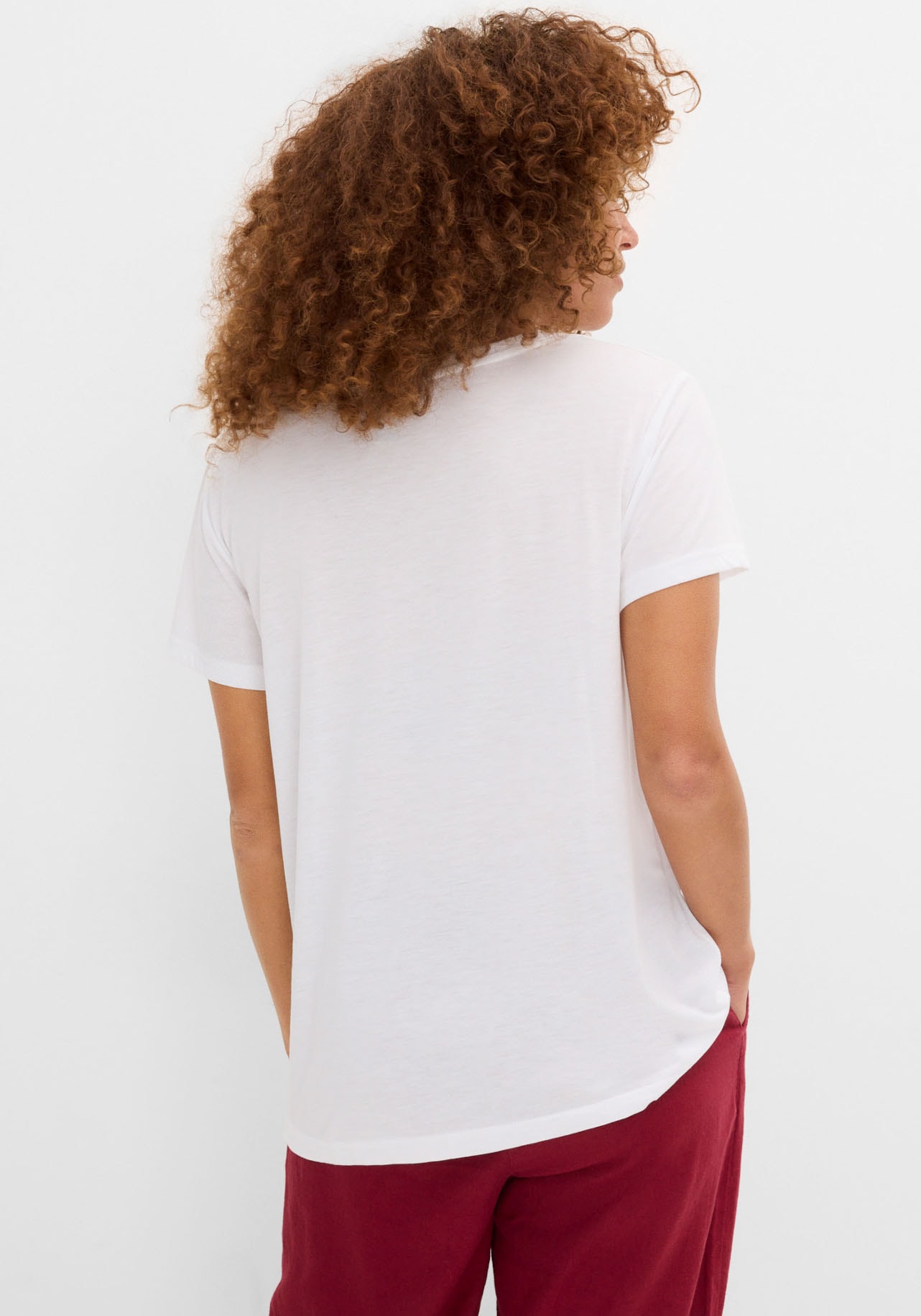 bonprix T-Shirt lockere Passform, Kurzarm-Design, V-Ausschnitt