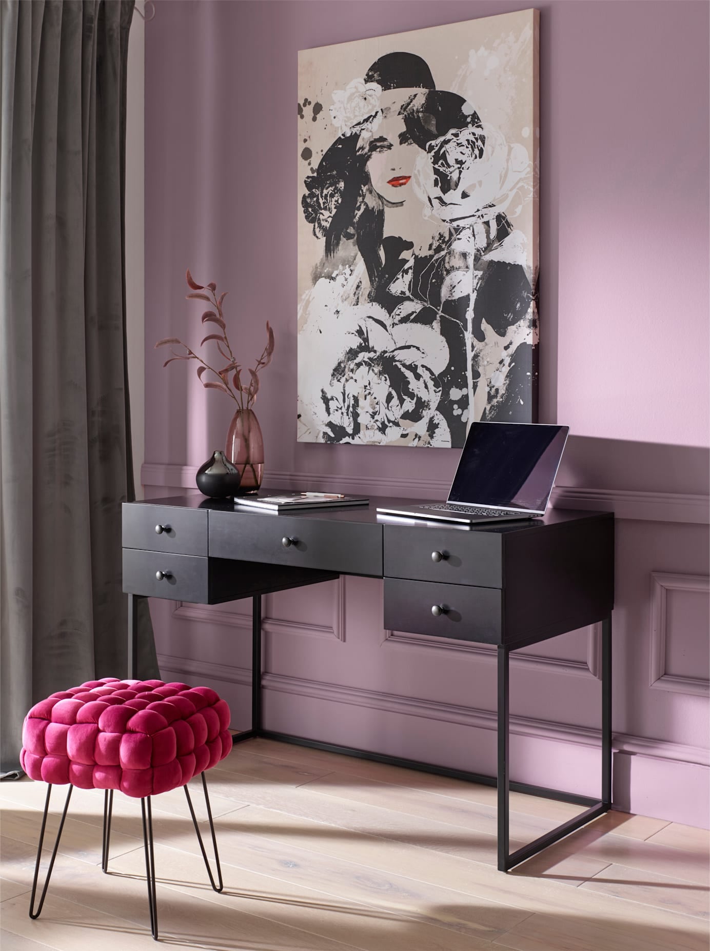   Hocker