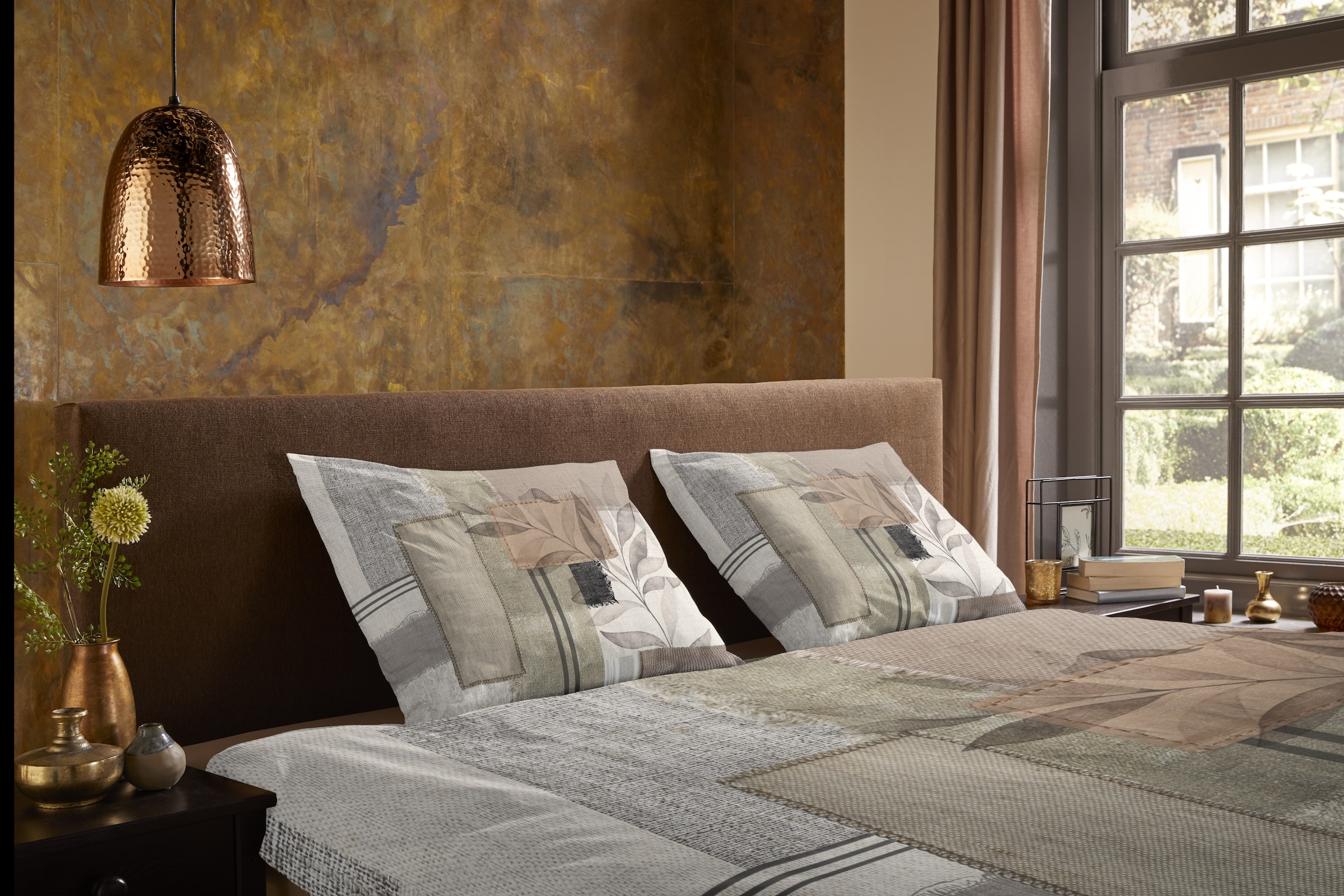 PURE luxury collection Wendebettwäsche »Claires«, Mikrofaser, Pflegeleicht, Reißverschluss, Wendeoptik, Abstrakt, Sand