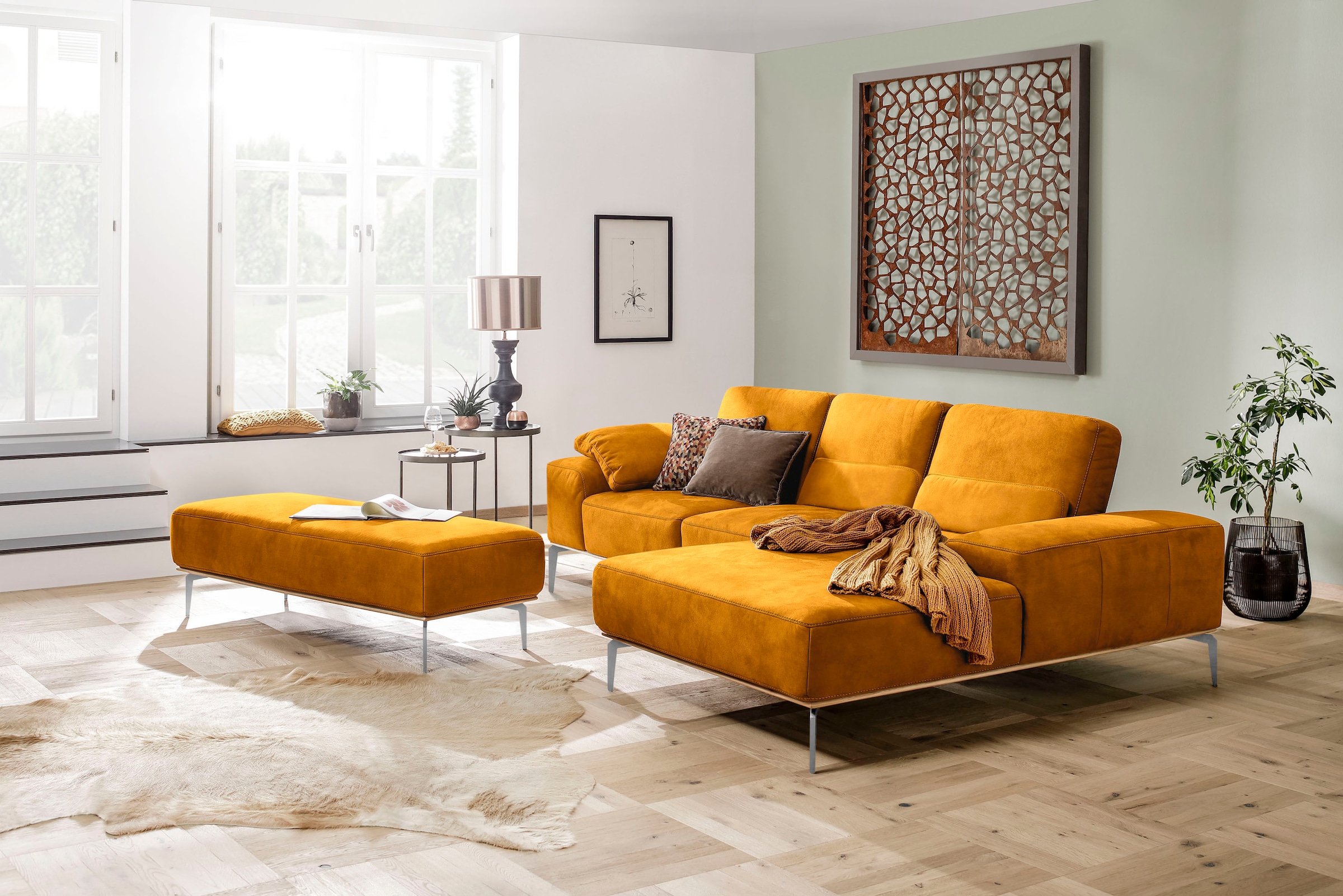 W.SCHILLIG Ecksofa »run, Designsofa mit tollem Sitzkomfort,  L-Form« mit elegantem Holzsockel, Füße in Chrom glänzend, Breite 279 cm