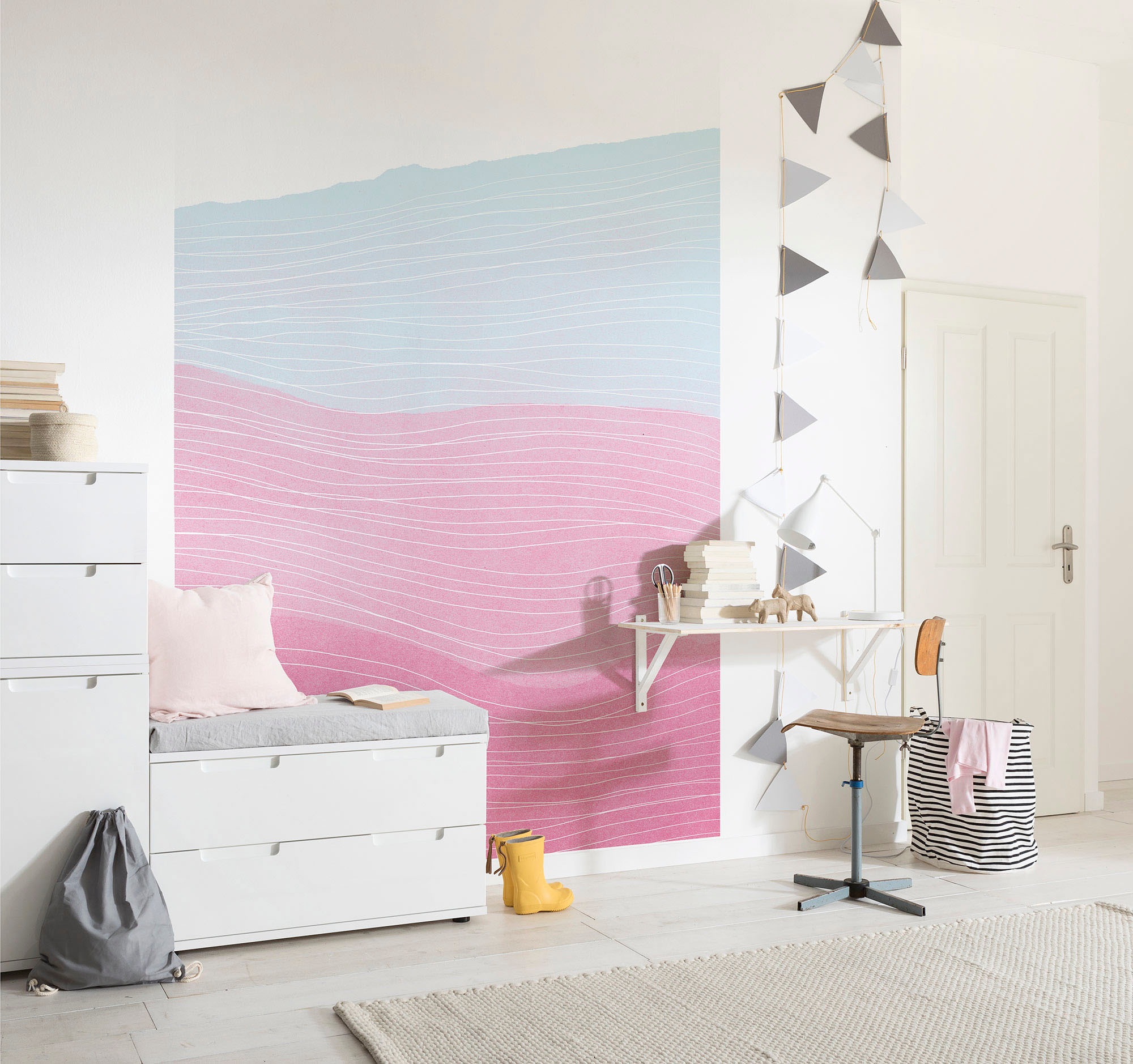 Komar Vliestapete »Digitaldruck Vlies - Strawberry Streets - Größe 200 x 250 cm«, bedruckt, Wohnzimmer, Schlafzimmer