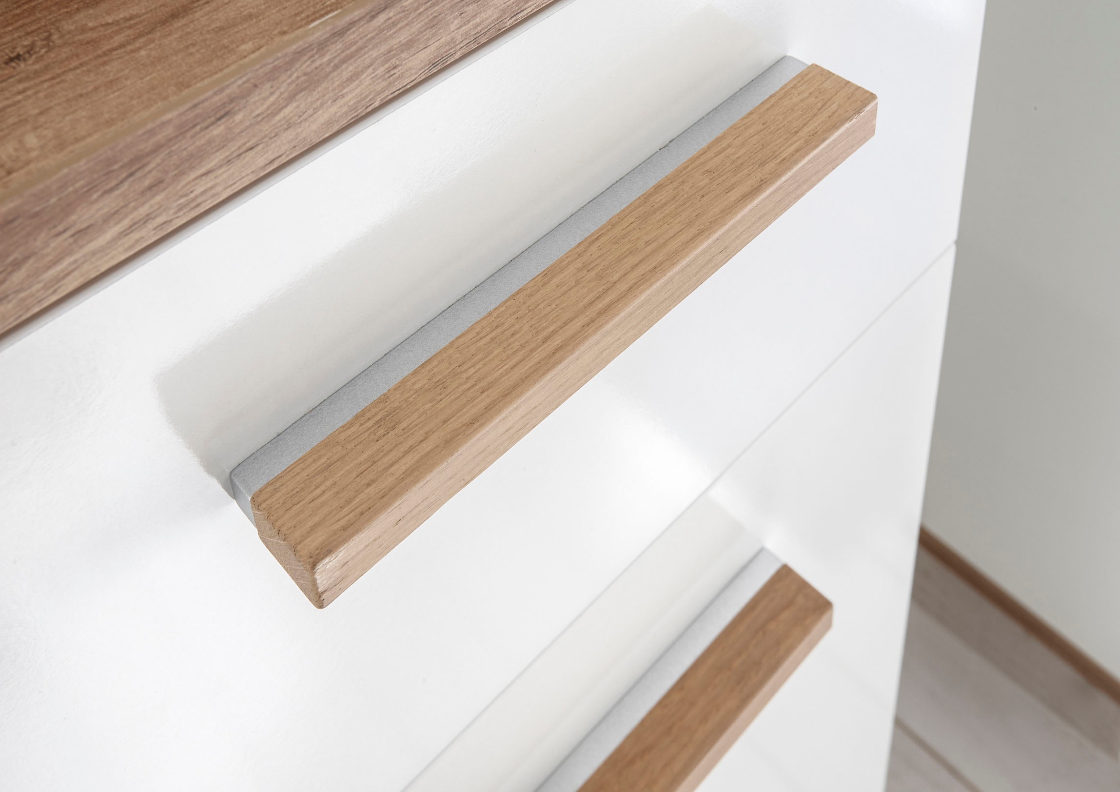 Saphir Badmöbel-Set »Quickset 4-teilig, Waschbeckenunterschrank mit LED-Spiegel«, (5 St.), Unterschrank, Hängeschrank, inkl. Türdämpfer, 3 Türen, 1 Schublade