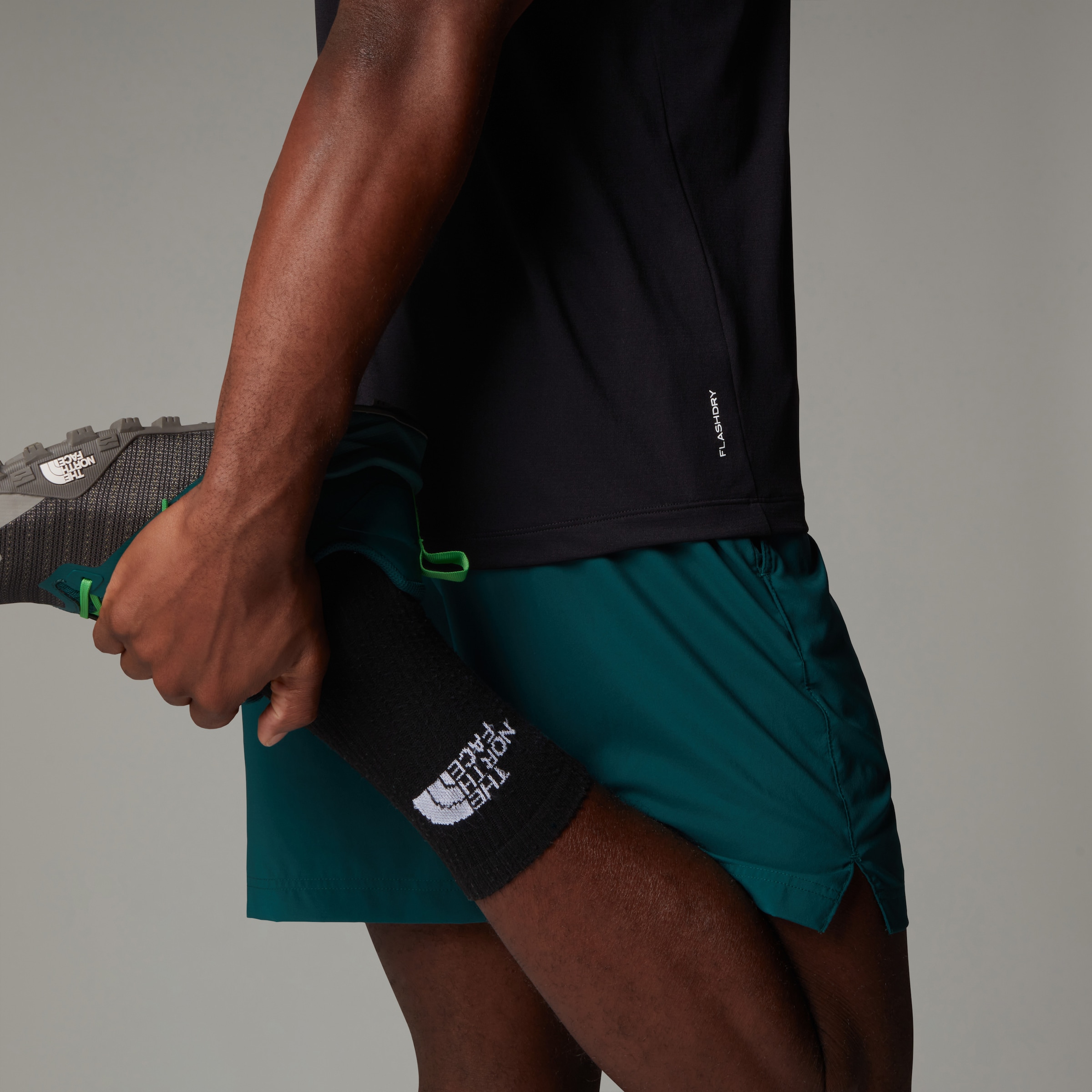 The North Face Funktionstop »24/7 Tank Top für Herren« aus Polyester, mit FlashDry™ Technologie, sportlicher Stil