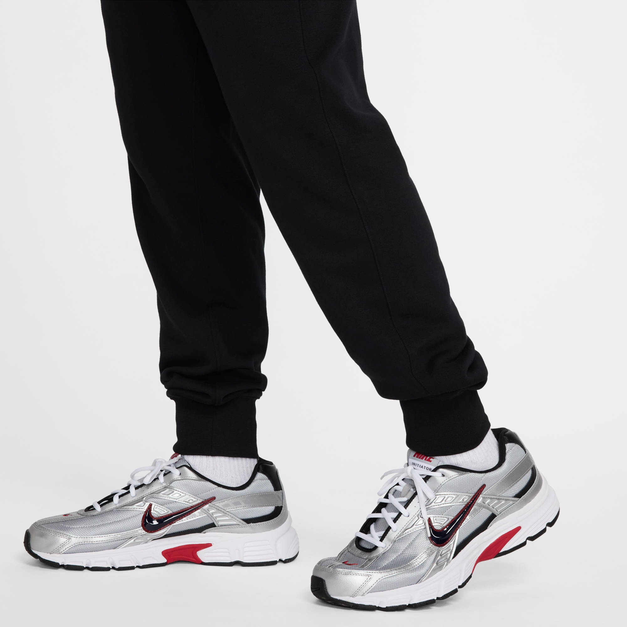 Nike Sportswear Sporthose »M NK CLUB FT JOGGER«  mit Eingrifftaschen und Gesäßtasche, mit Kordelverschluss