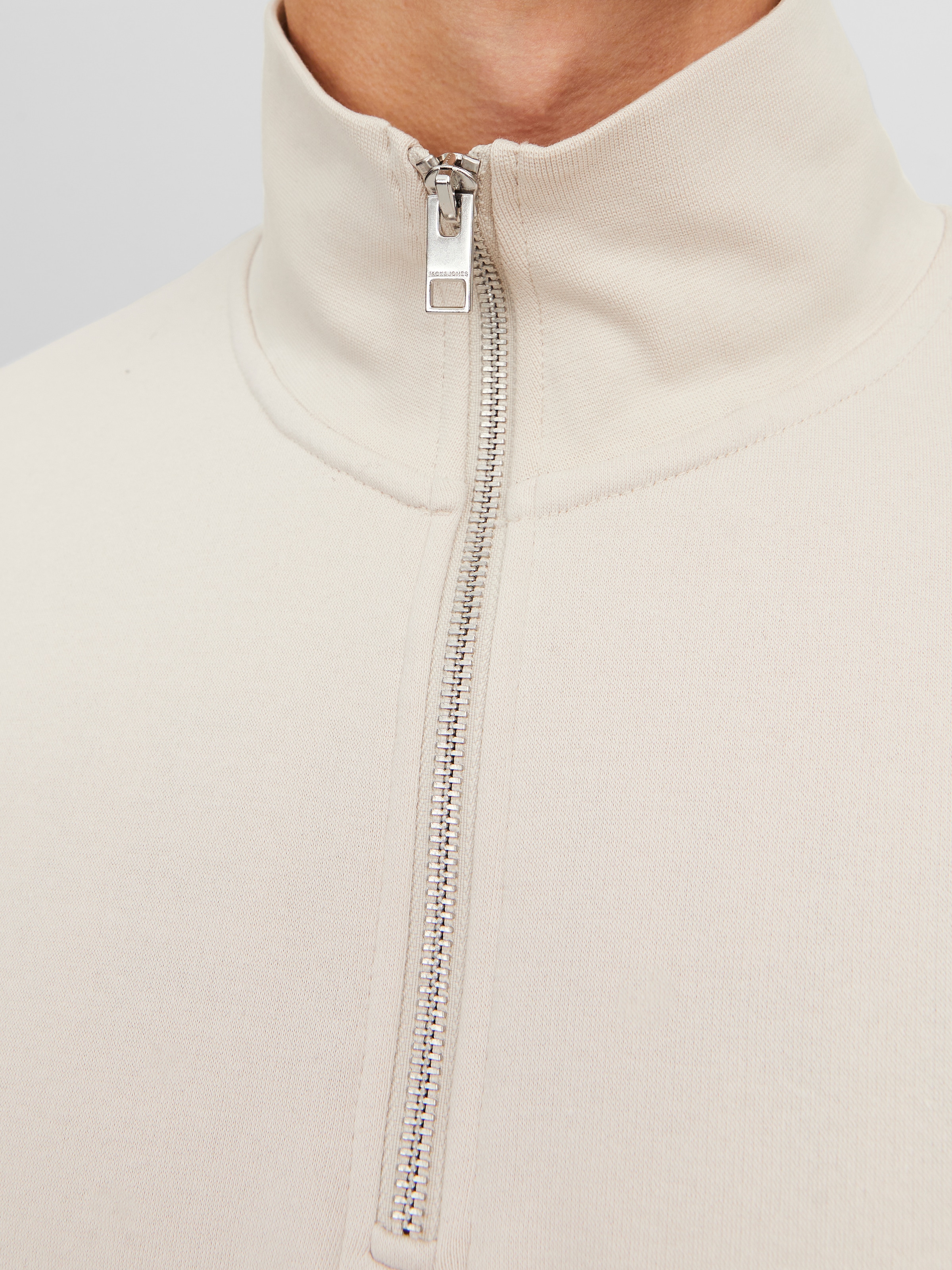 Jack & Jones Sweatshirt »JORVESTERBRO SWEAT QUARTER ZIP HN NOOS«, im Troyer-Look
