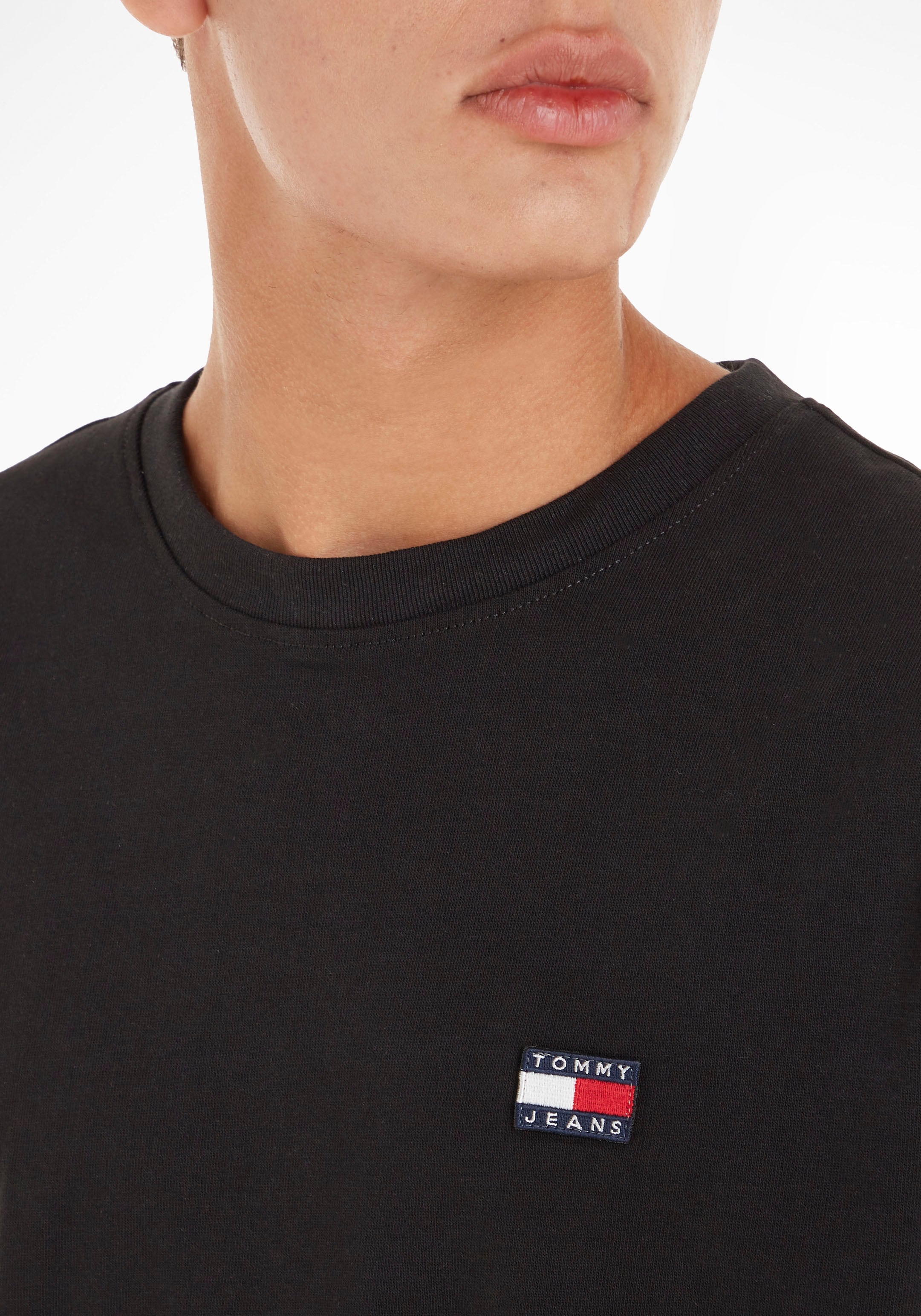 Tommy Jeans T-Shirt »TJM CLSC mit XS online Rundhalsausschnitt kaufen OTTO TOMMY bei BADGE TEE«