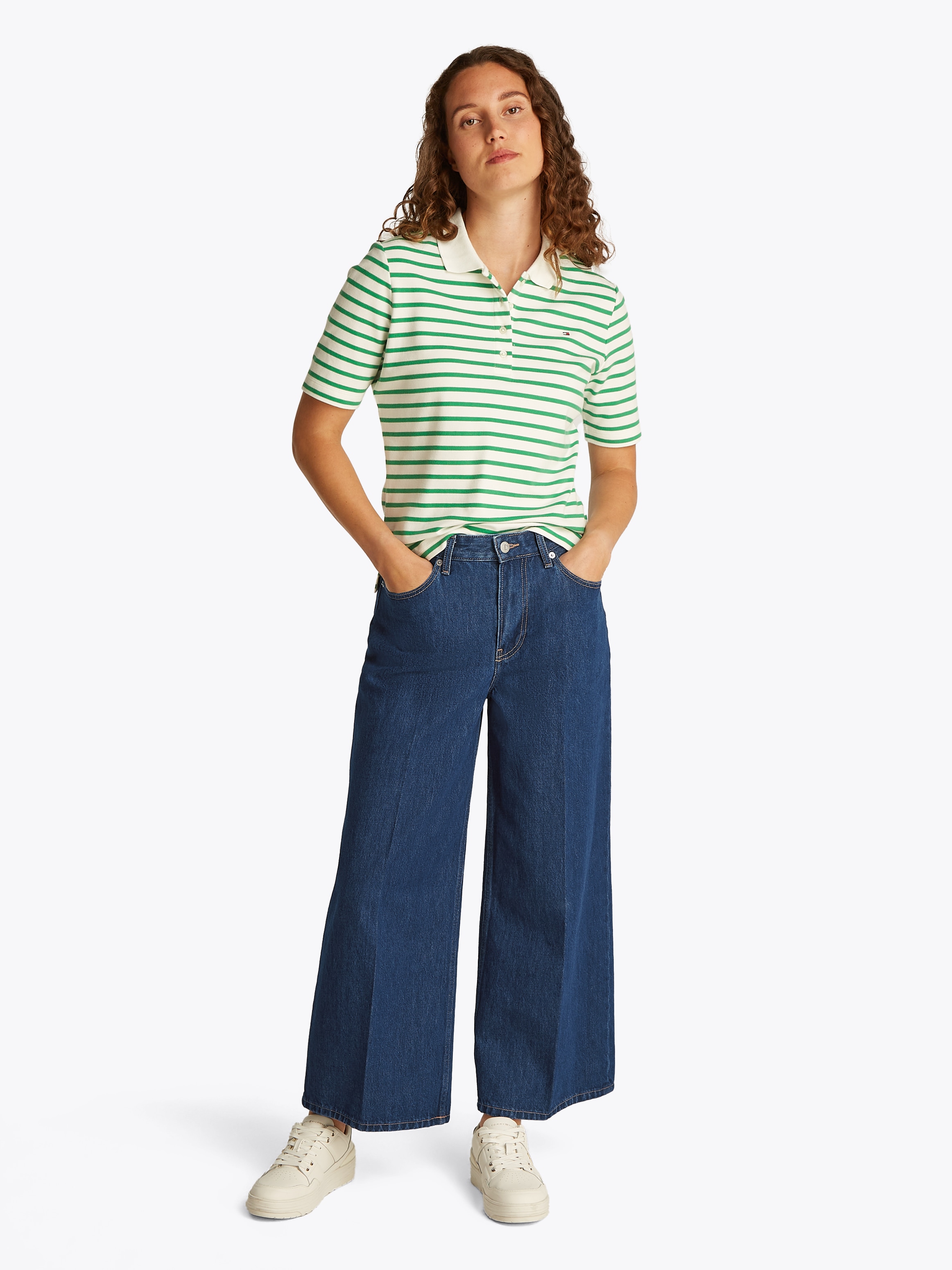 Tommy Hilfiger Weite Jeans »WIDE LEG HW LOU«, mit Logo-Badge, mit Nieten, mit Bügelfalten