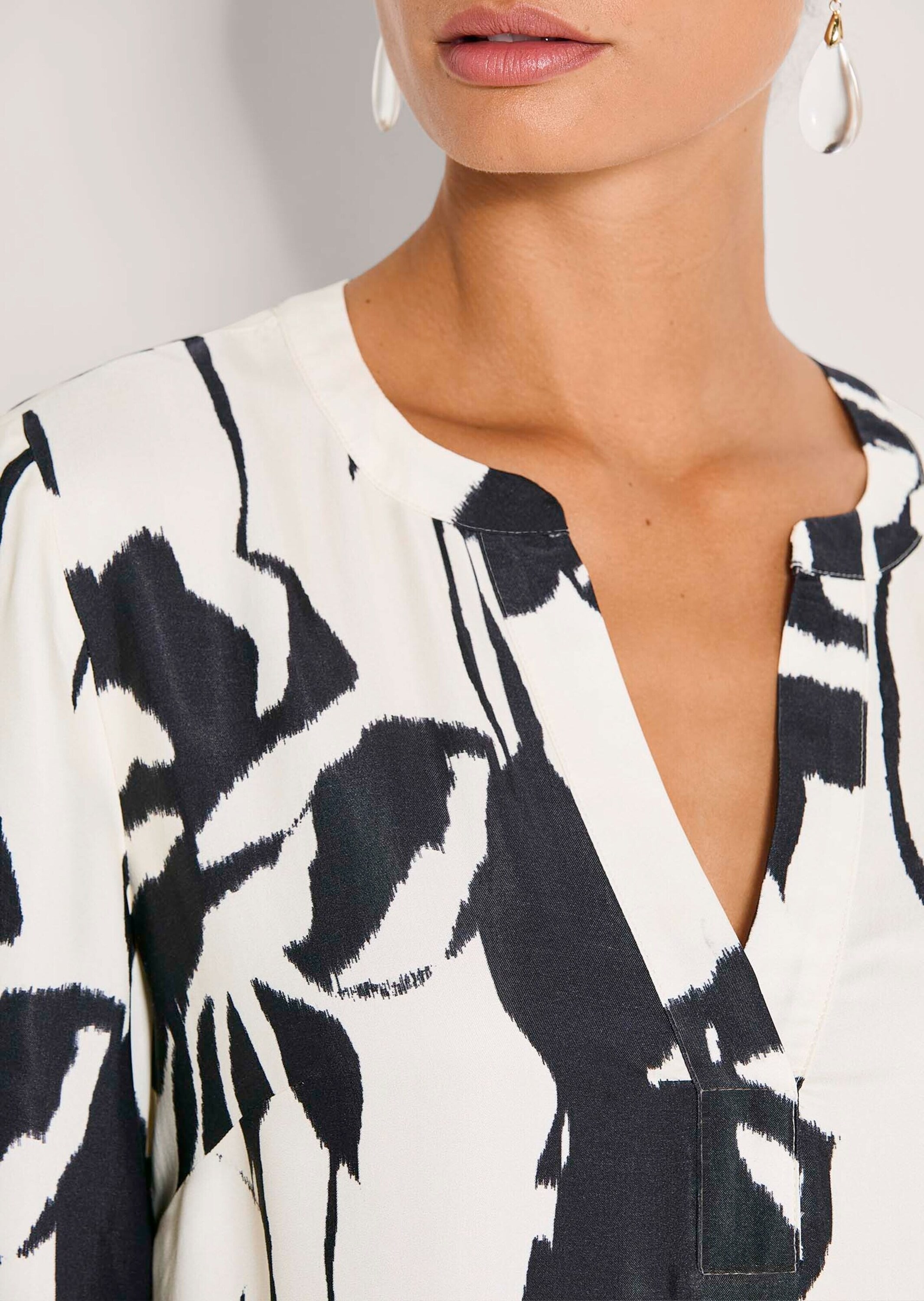 MADELEINE Sommerkleid »Sommerkleid Druckkleid mit floralem Muster«